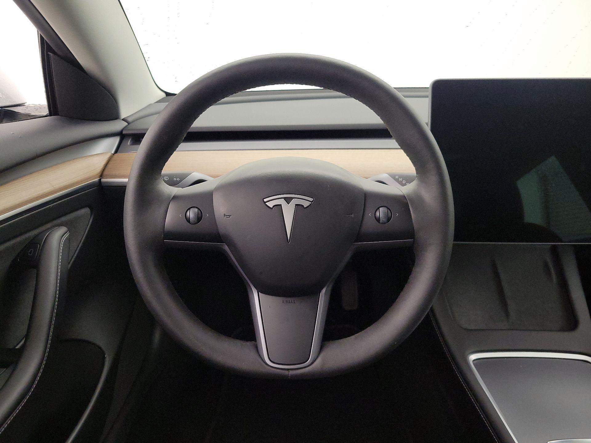 Thumbnail: 2023 Tesla Model 3 - 10