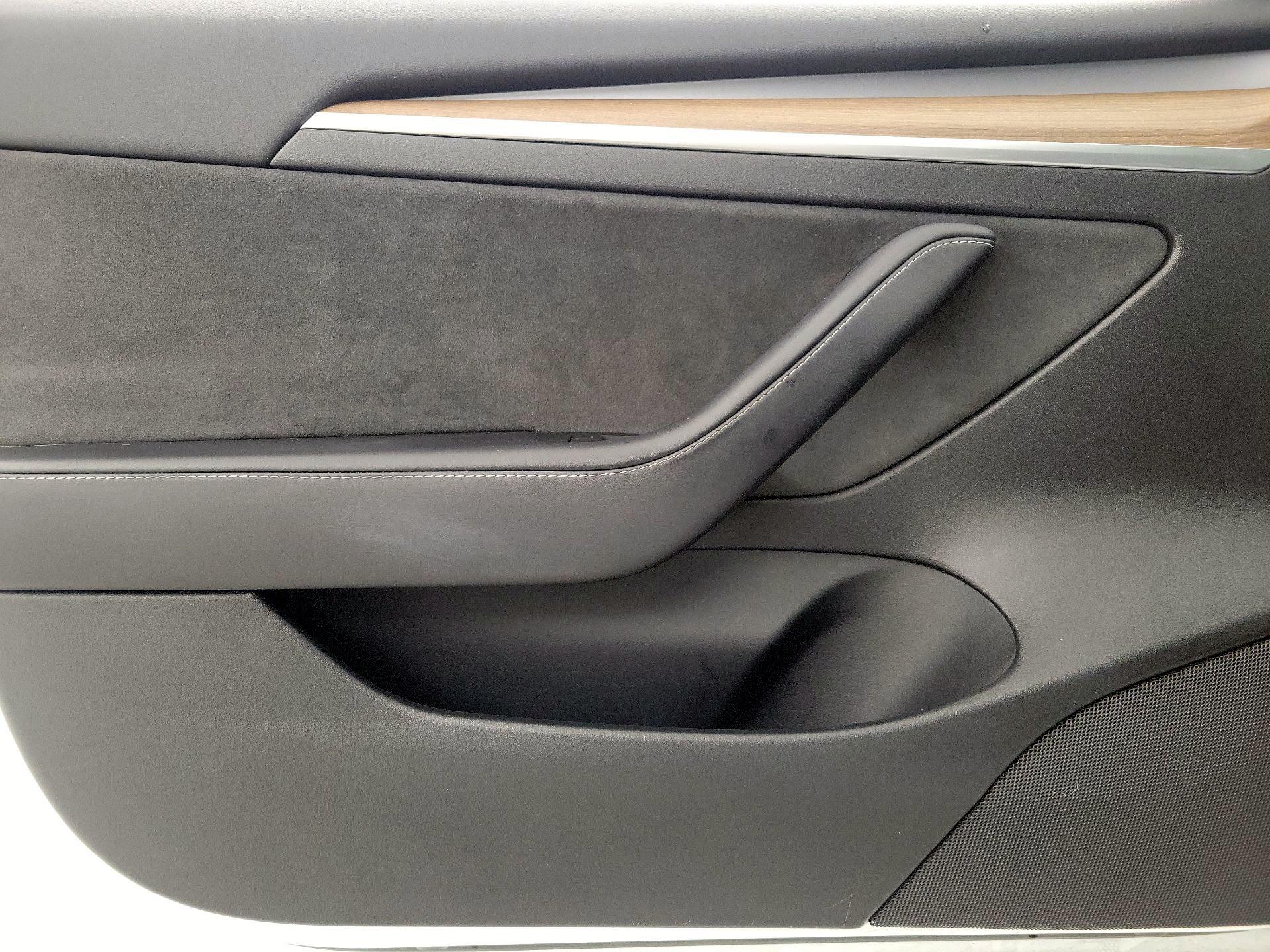 Thumbnail: 2023 Tesla Model 3 - 12
