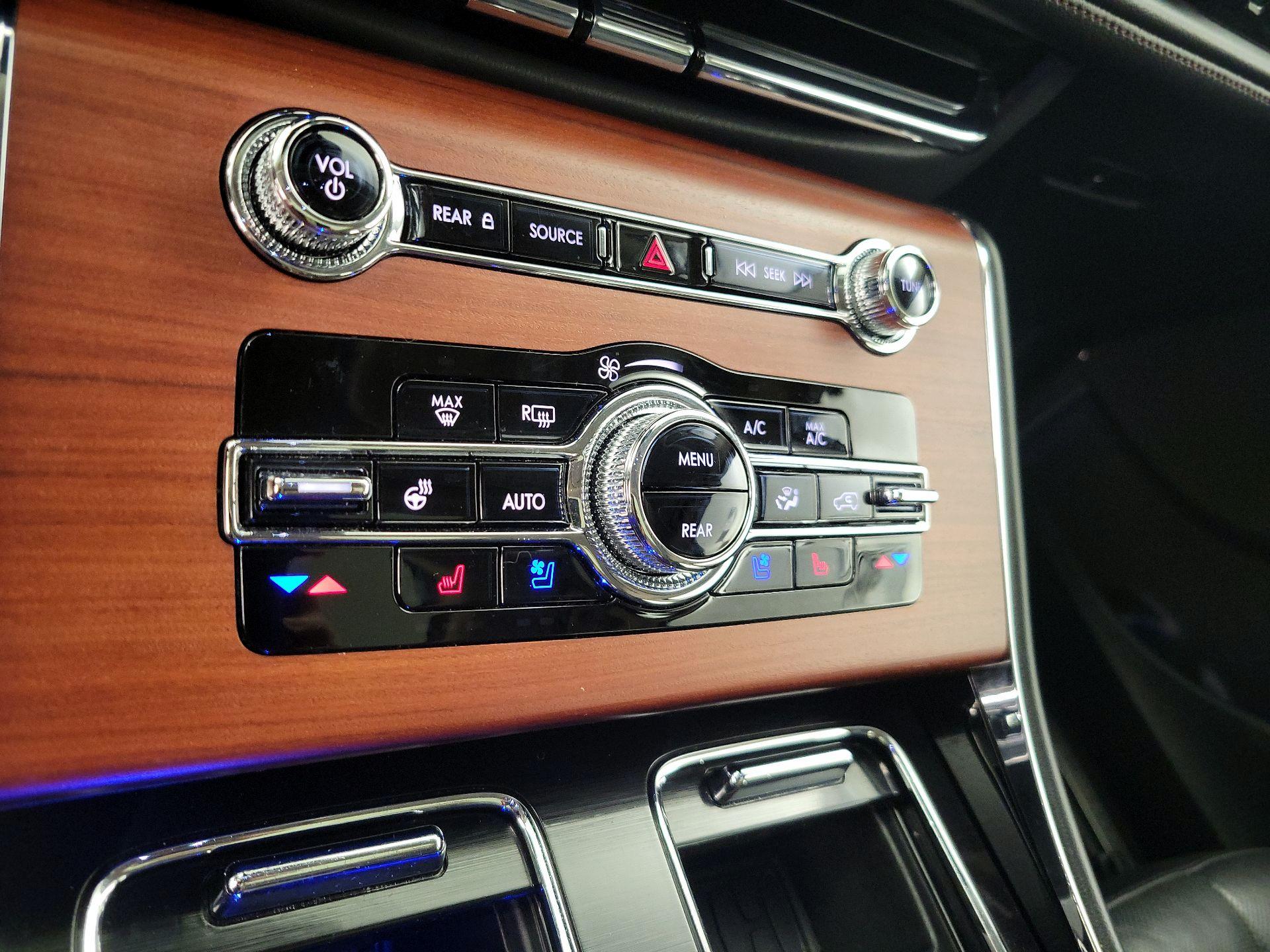 Thumbnail: 2024 Lincoln Aviator - 17