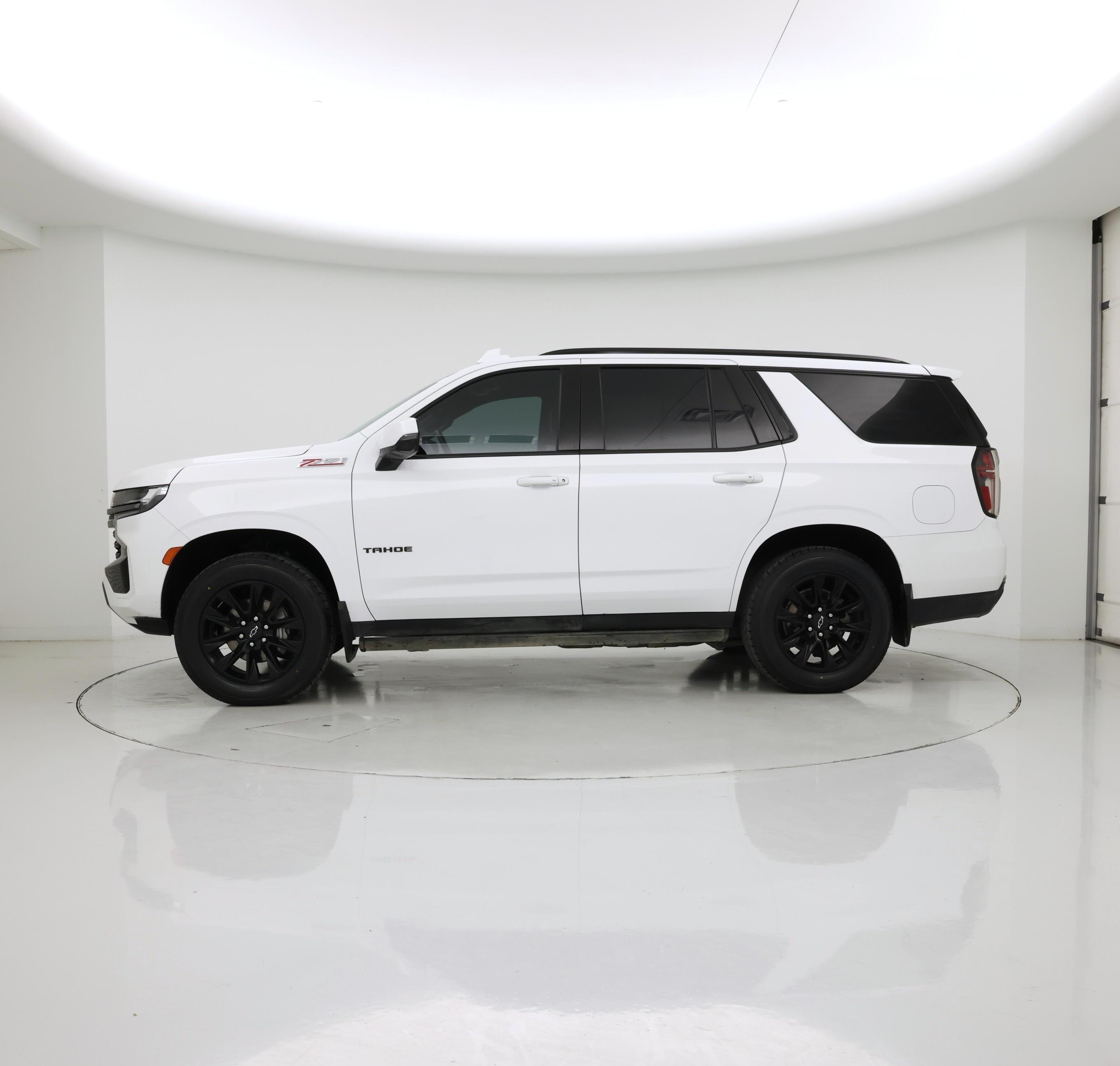 Thumbnail: 2022 Chevrolet Tahoe - 3