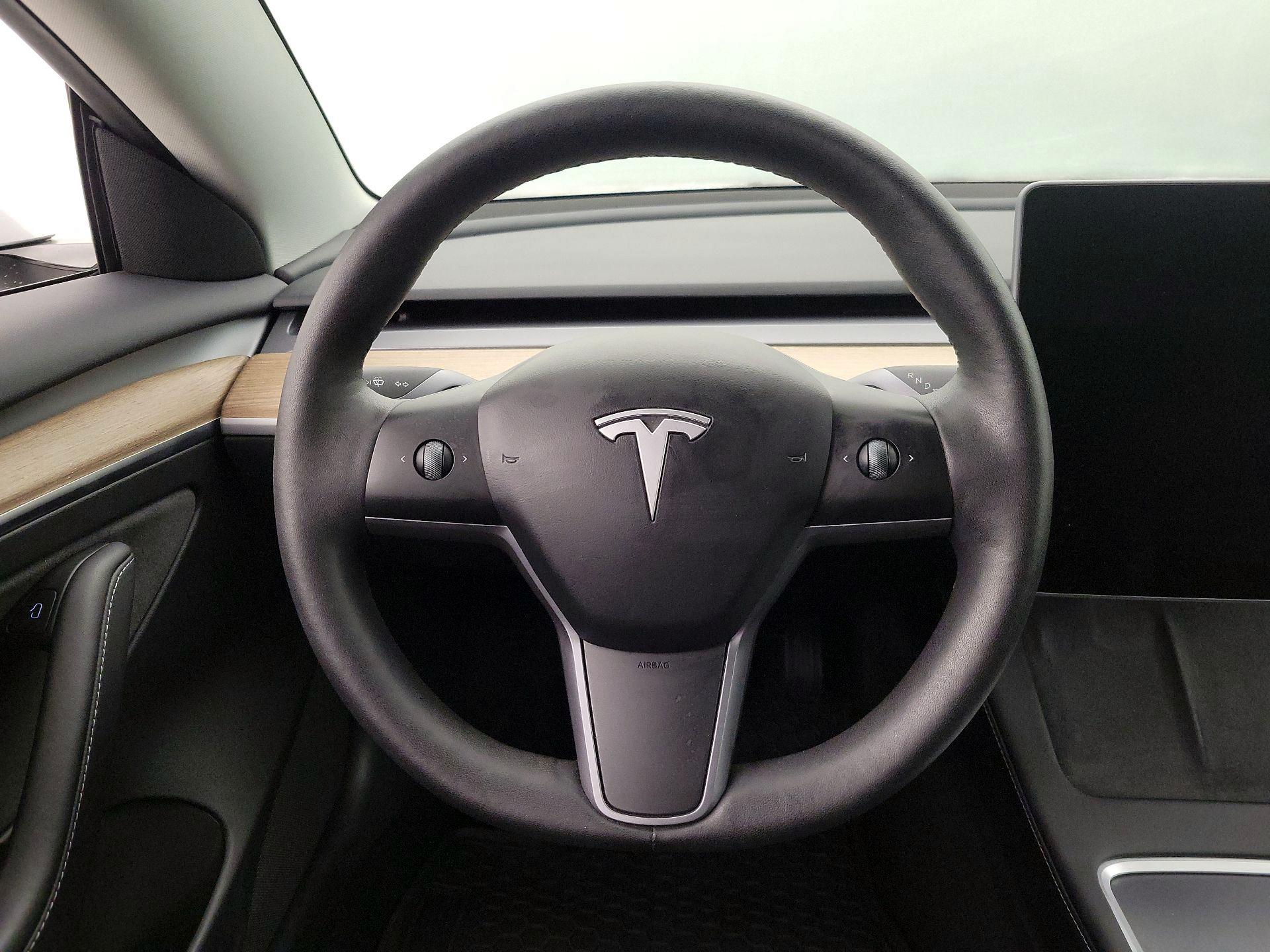 Thumbnail: 2023 Tesla Model 3 - 10