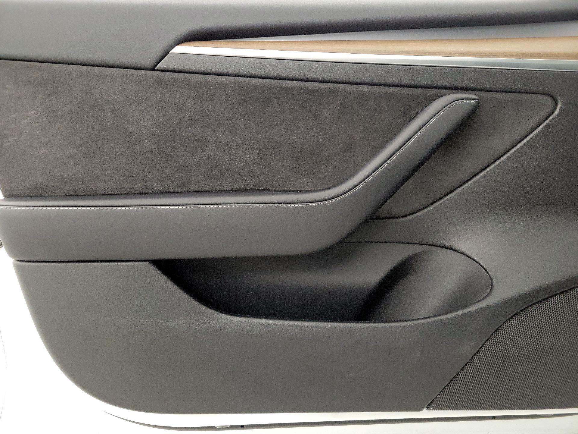 Thumbnail: 2023 Tesla Model 3 - 12