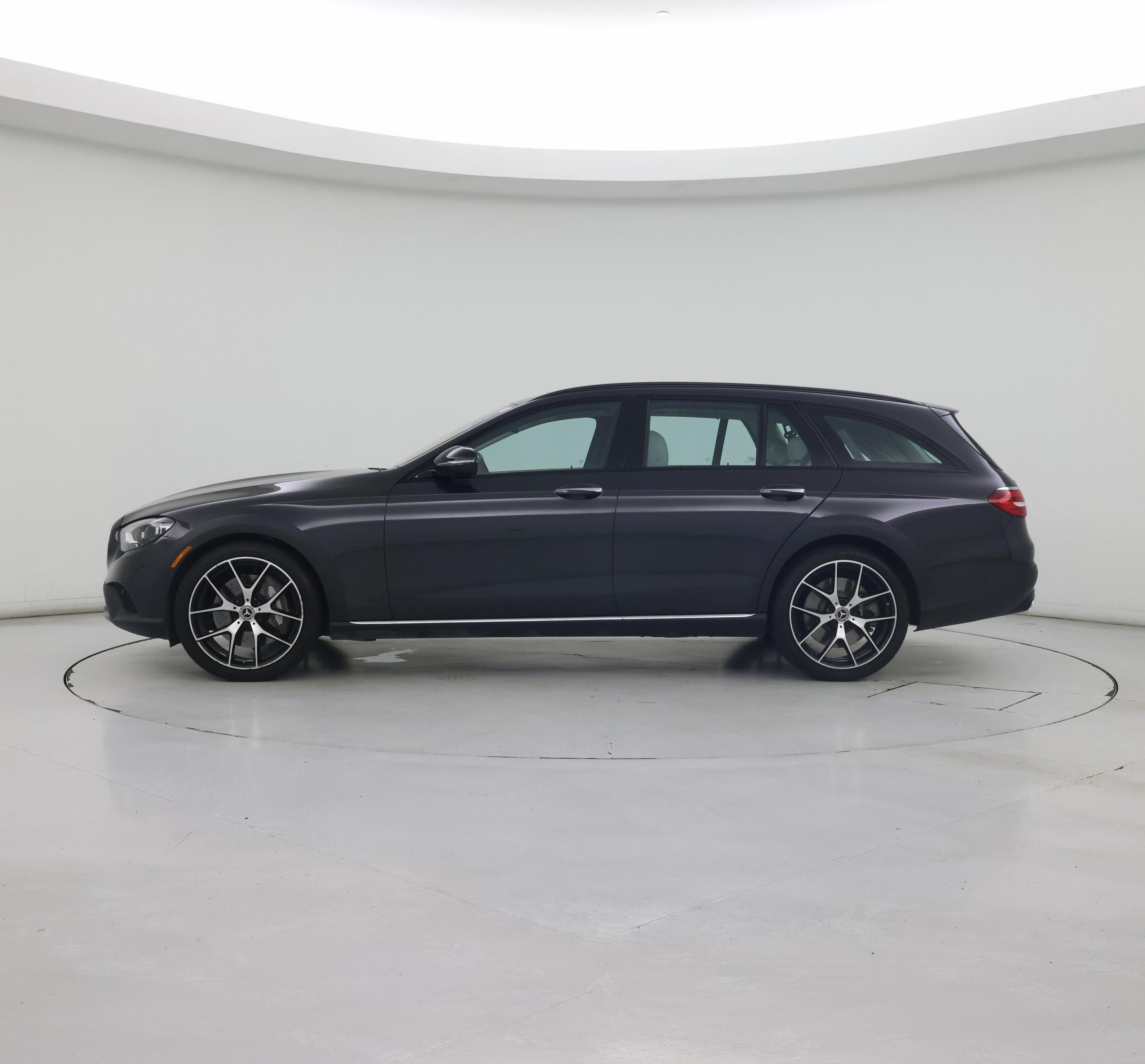 Thumbnail: 2021 Mercedes-Benz E-Class - 3