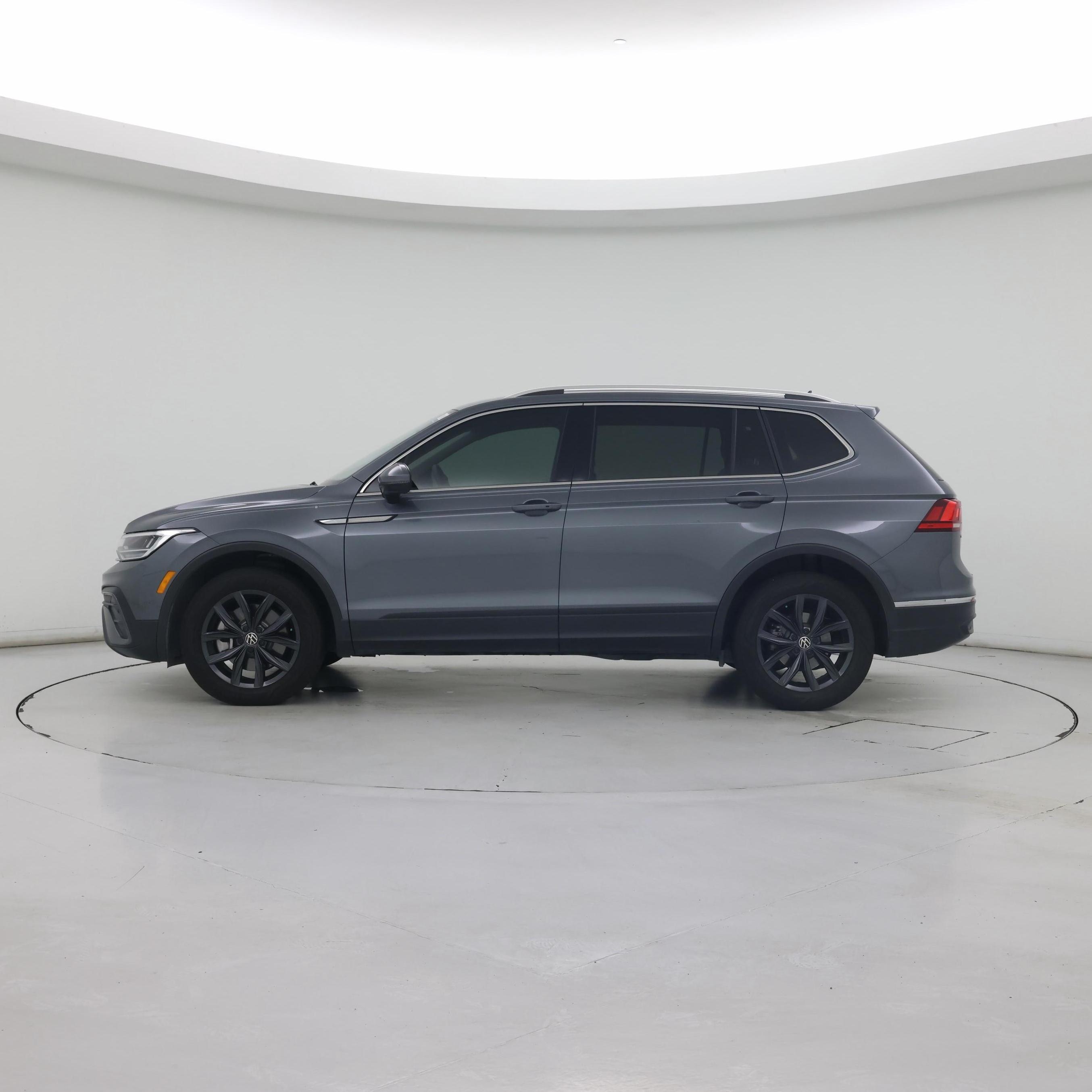 Thumbnail: 2024 Volkswagen Tiguan - 3