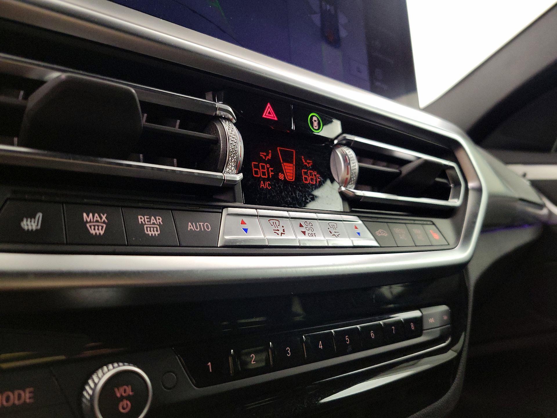 Thumbnail: 2023 BMW X4 - 16