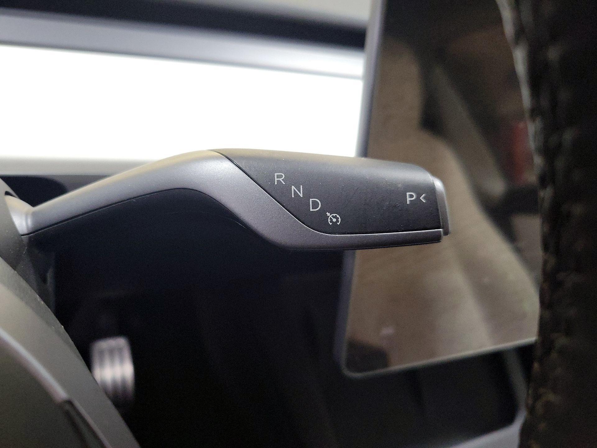 Thumbnail: 2022 Tesla Model Y - 17
