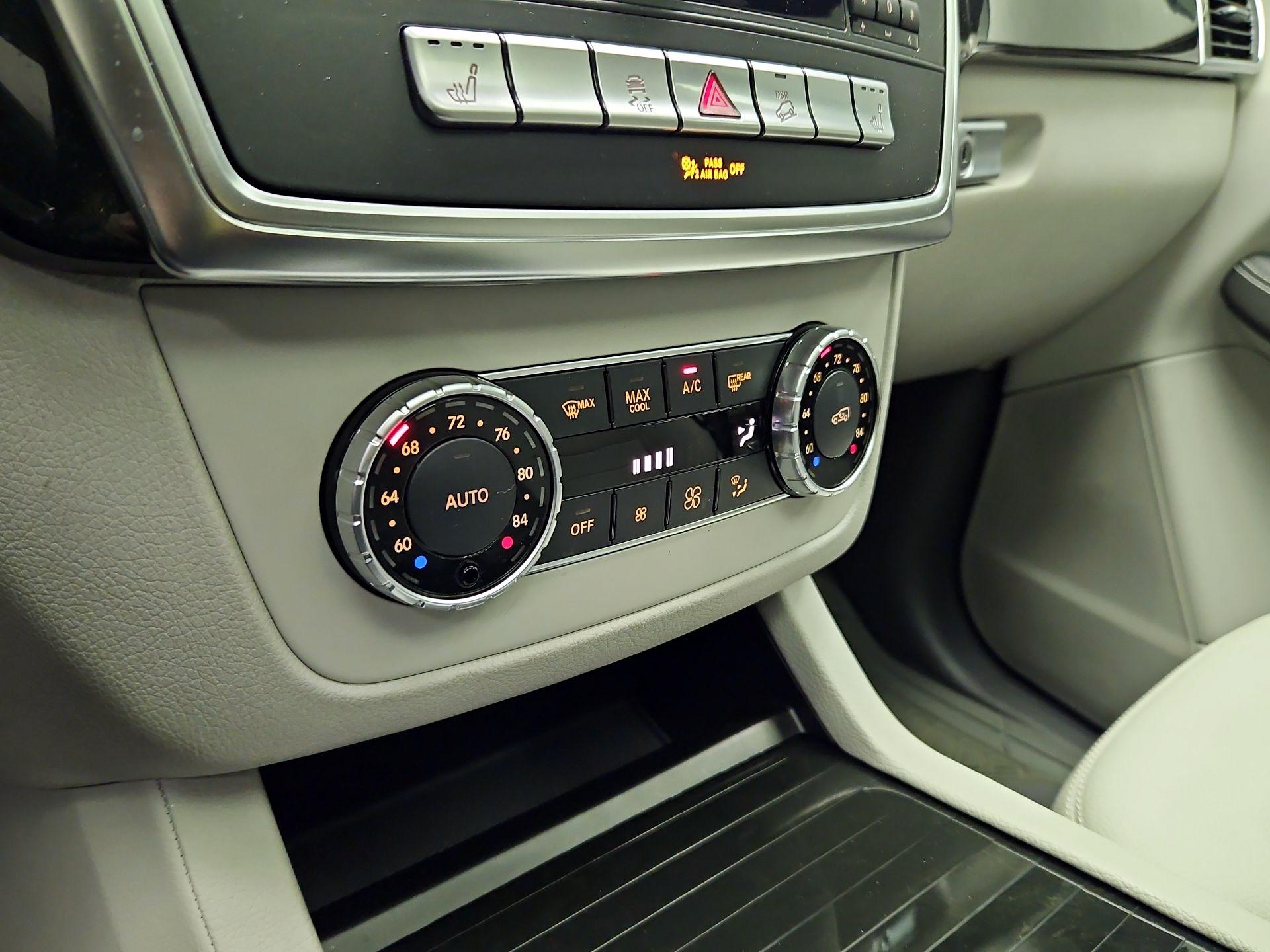 Thumbnail: 2015 Mercedes-Benz M-Class - 17