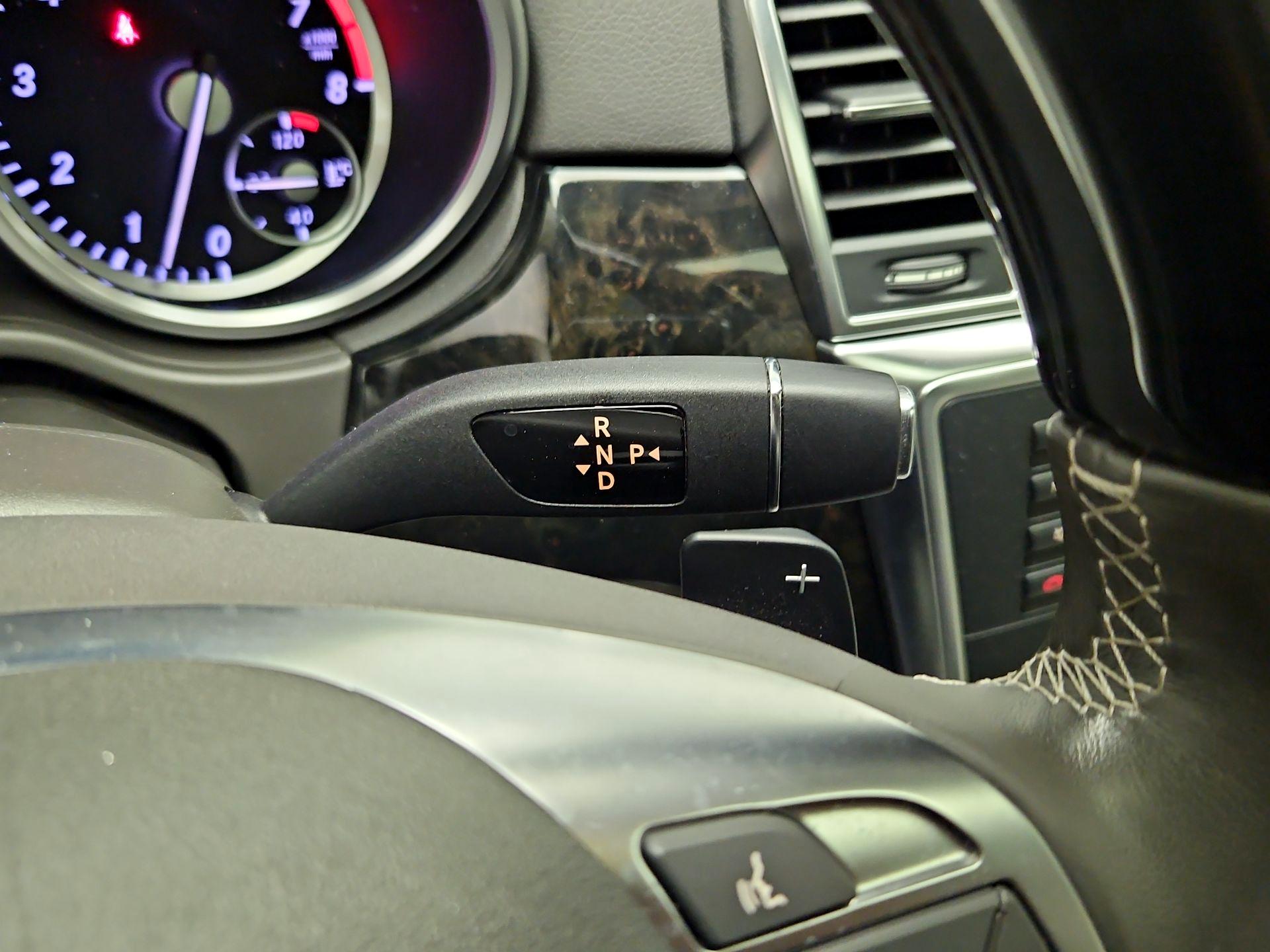 Thumbnail: 2015 Mercedes-Benz M-Class - 18