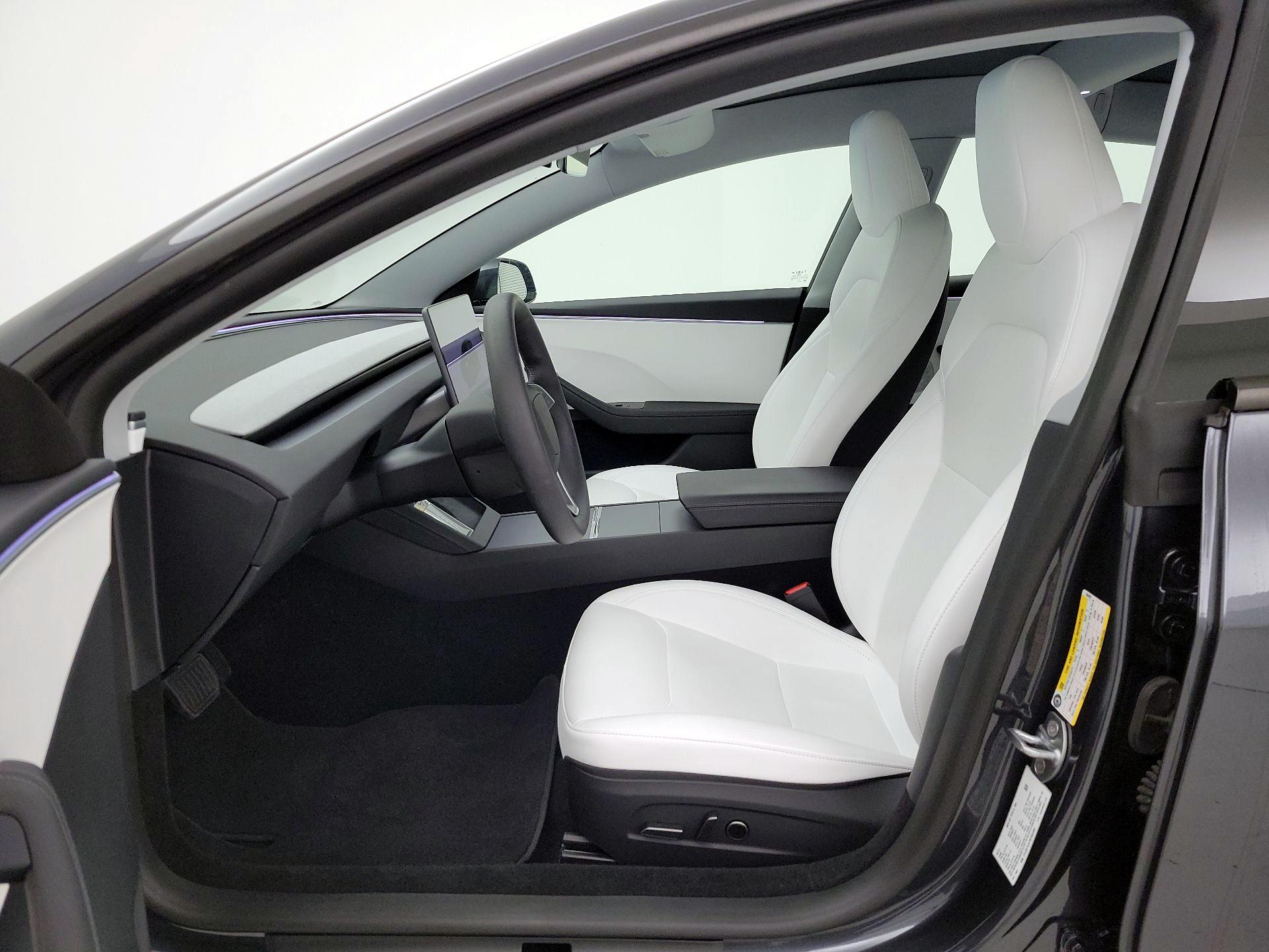 Thumbnail: 2025 Tesla Model 3 - 11
