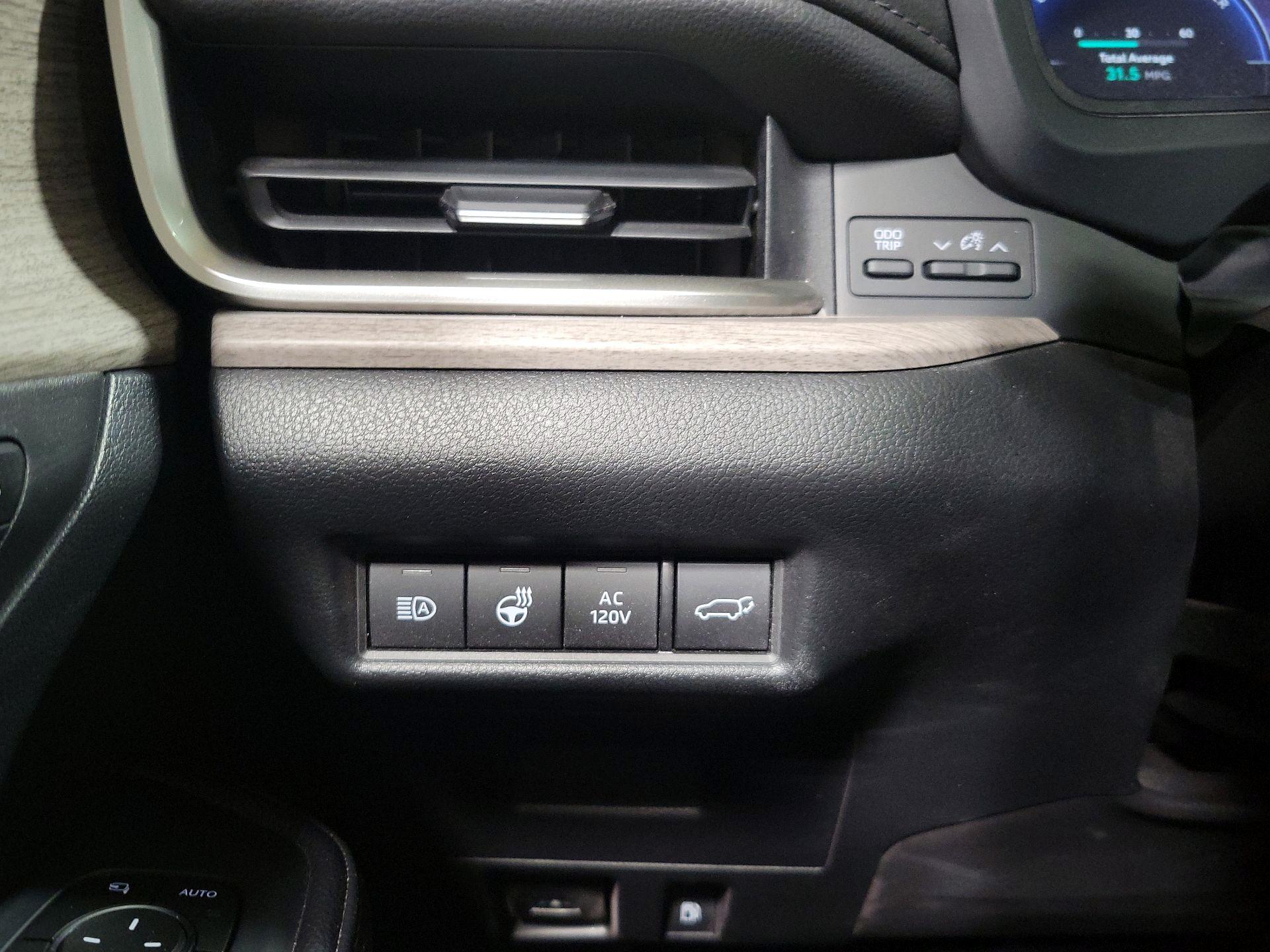 Thumbnail: 2025 Toyota Highlander - 13