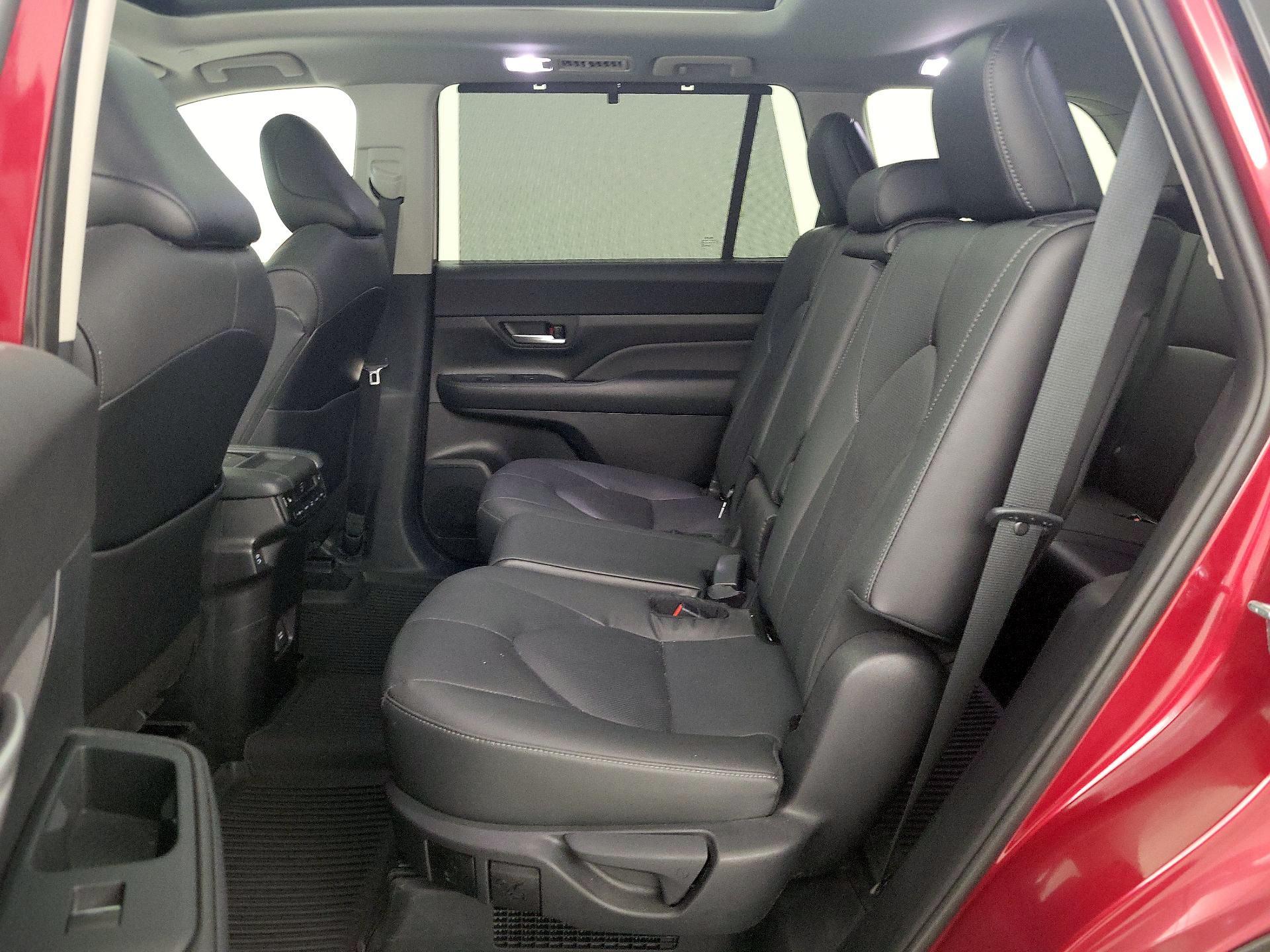 Thumbnail: 2025 Toyota Highlander - 19