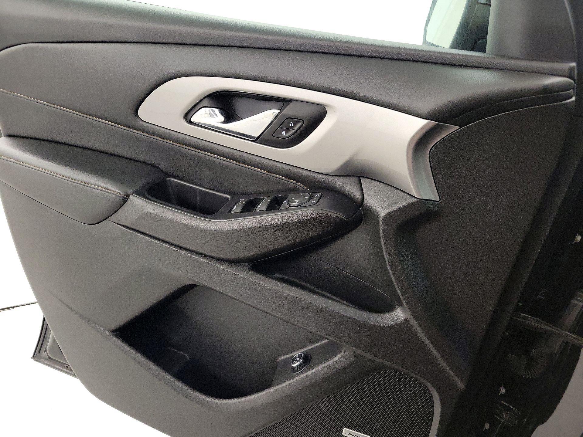 Thumbnail: 2021 Chevrolet Traverse - 12