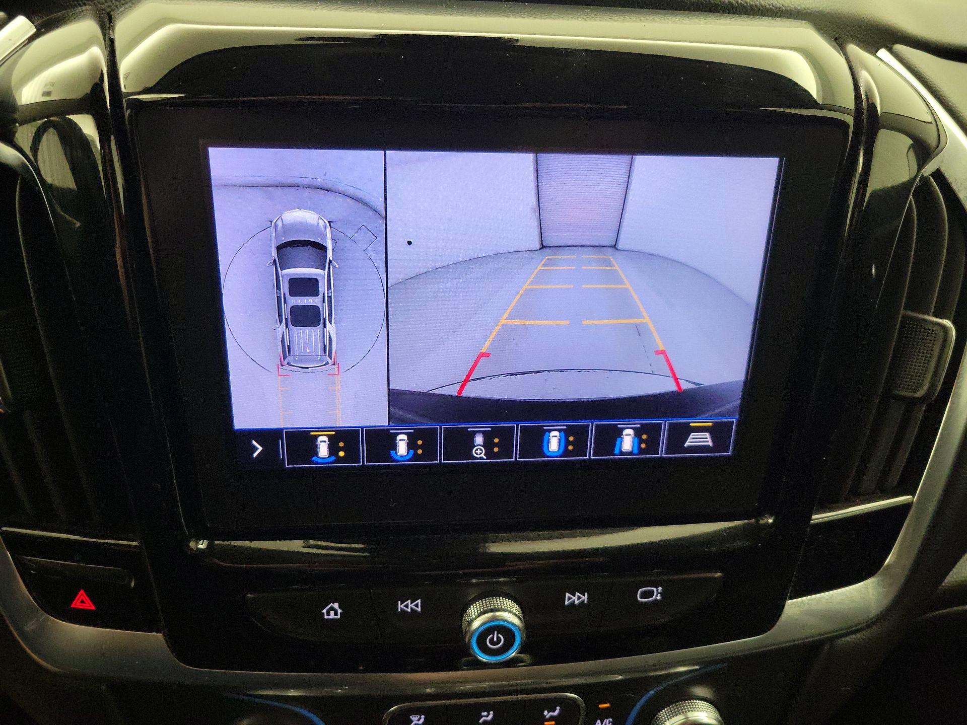Thumbnail: 2021 Chevrolet Traverse - 14