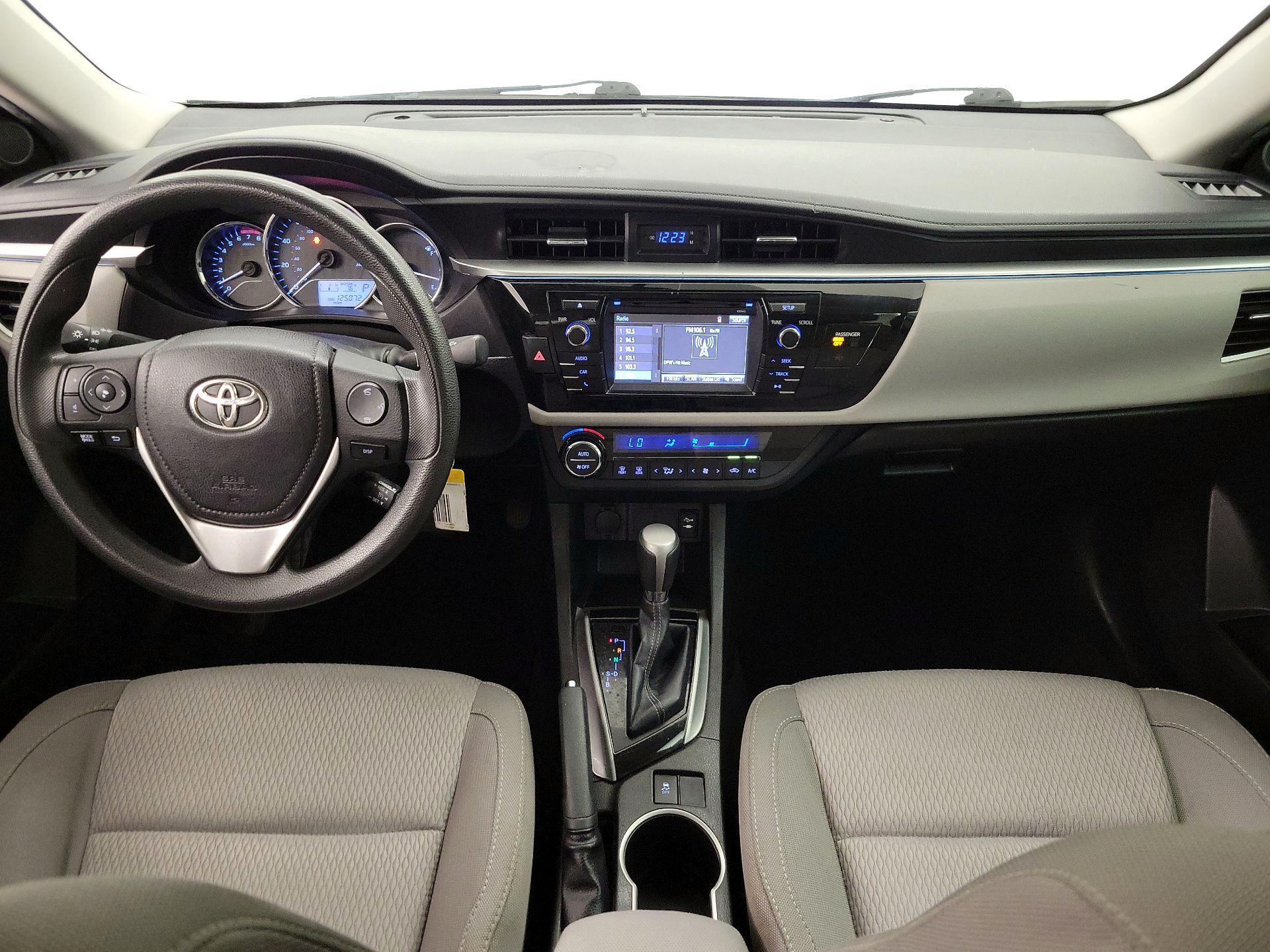 Thumbnail: 2015 Toyota Corolla - 9