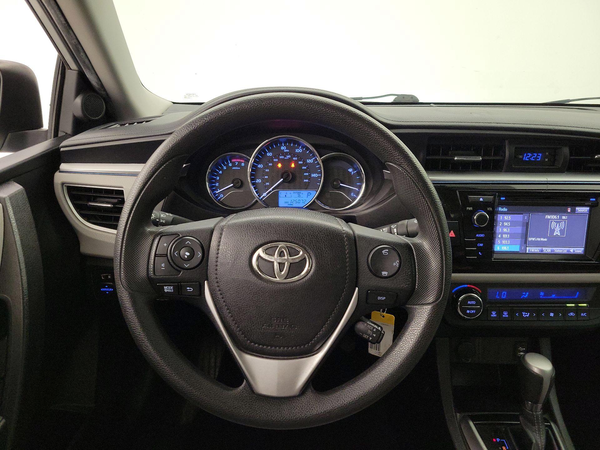 Thumbnail: 2015 Toyota Corolla - 10