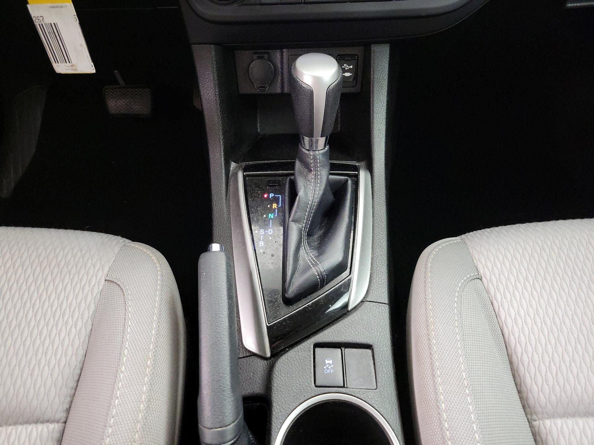 Thumbnail: 2015 Toyota Corolla - 17