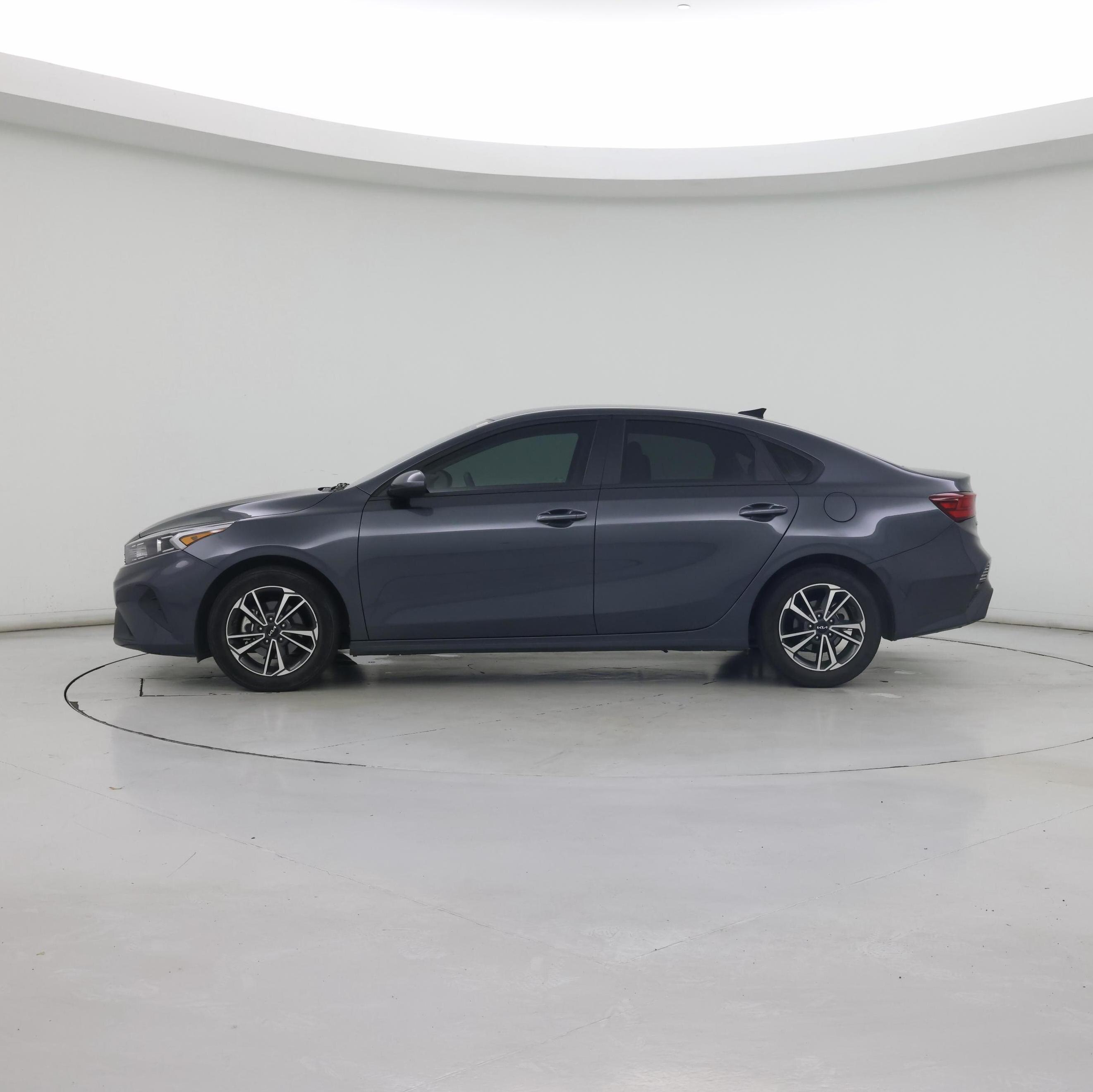 Thumbnail: 2023 Kia Forte - 3