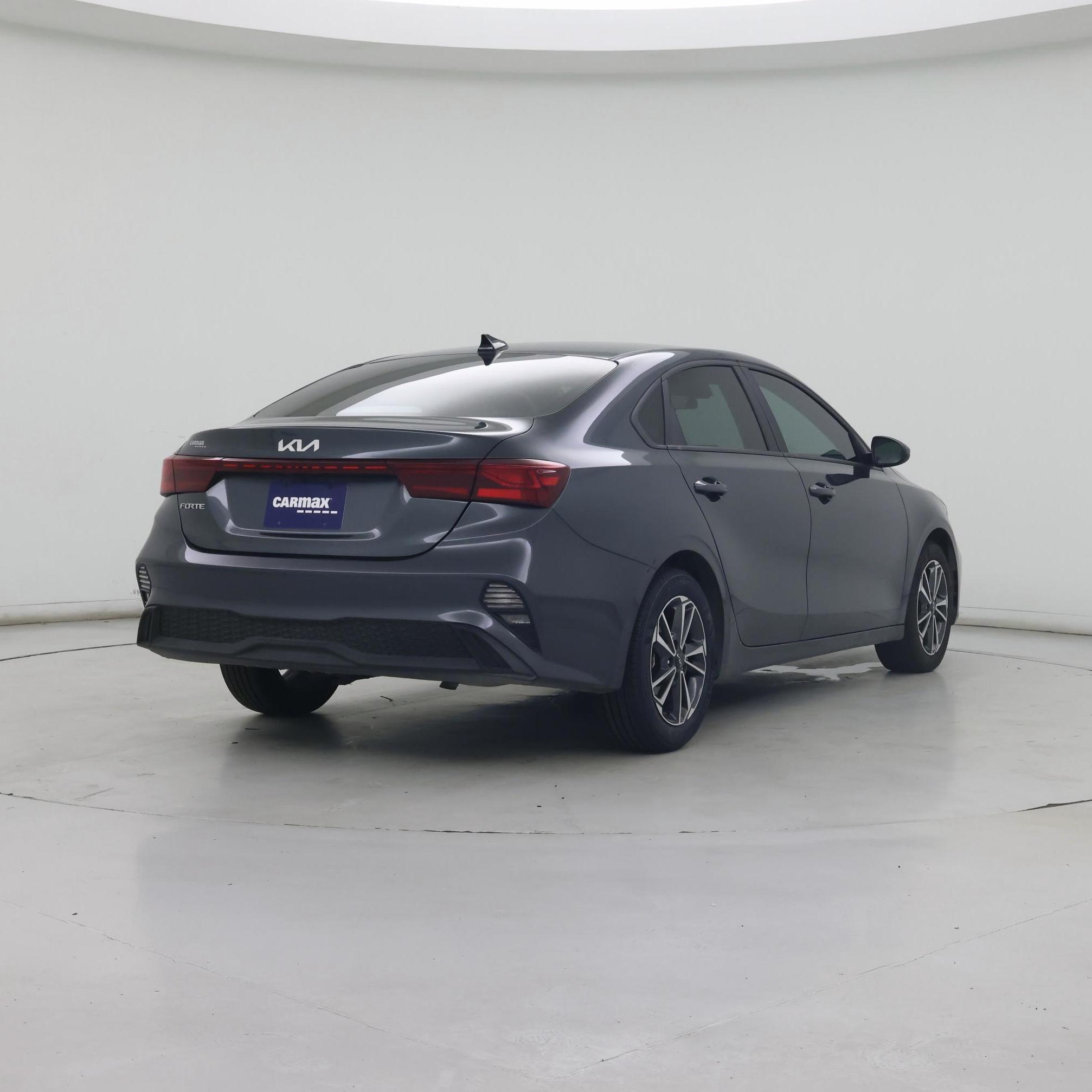 Thumbnail: 2023 Kia Forte - 8