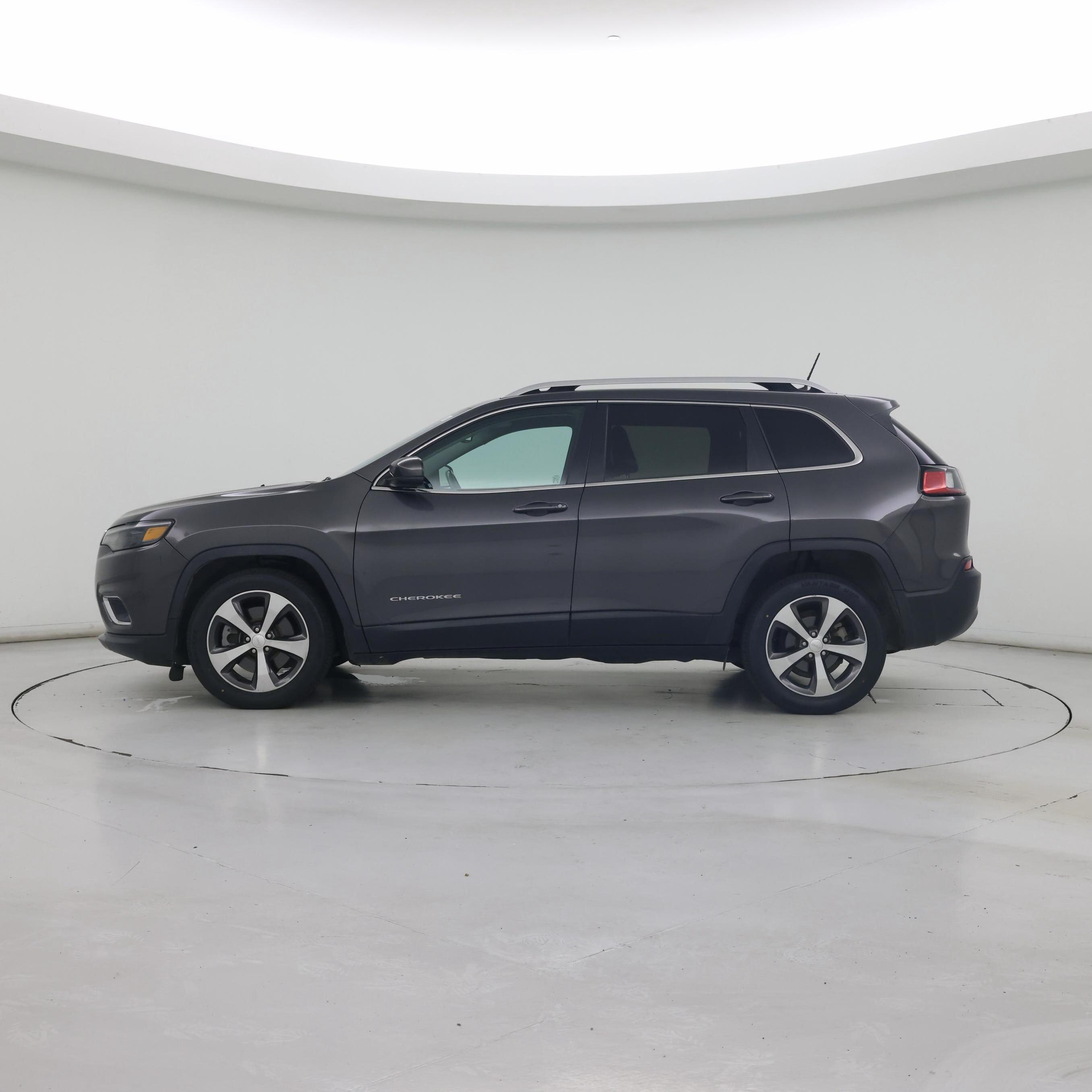 Thumbnail: 2020 Jeep Cherokee - 3