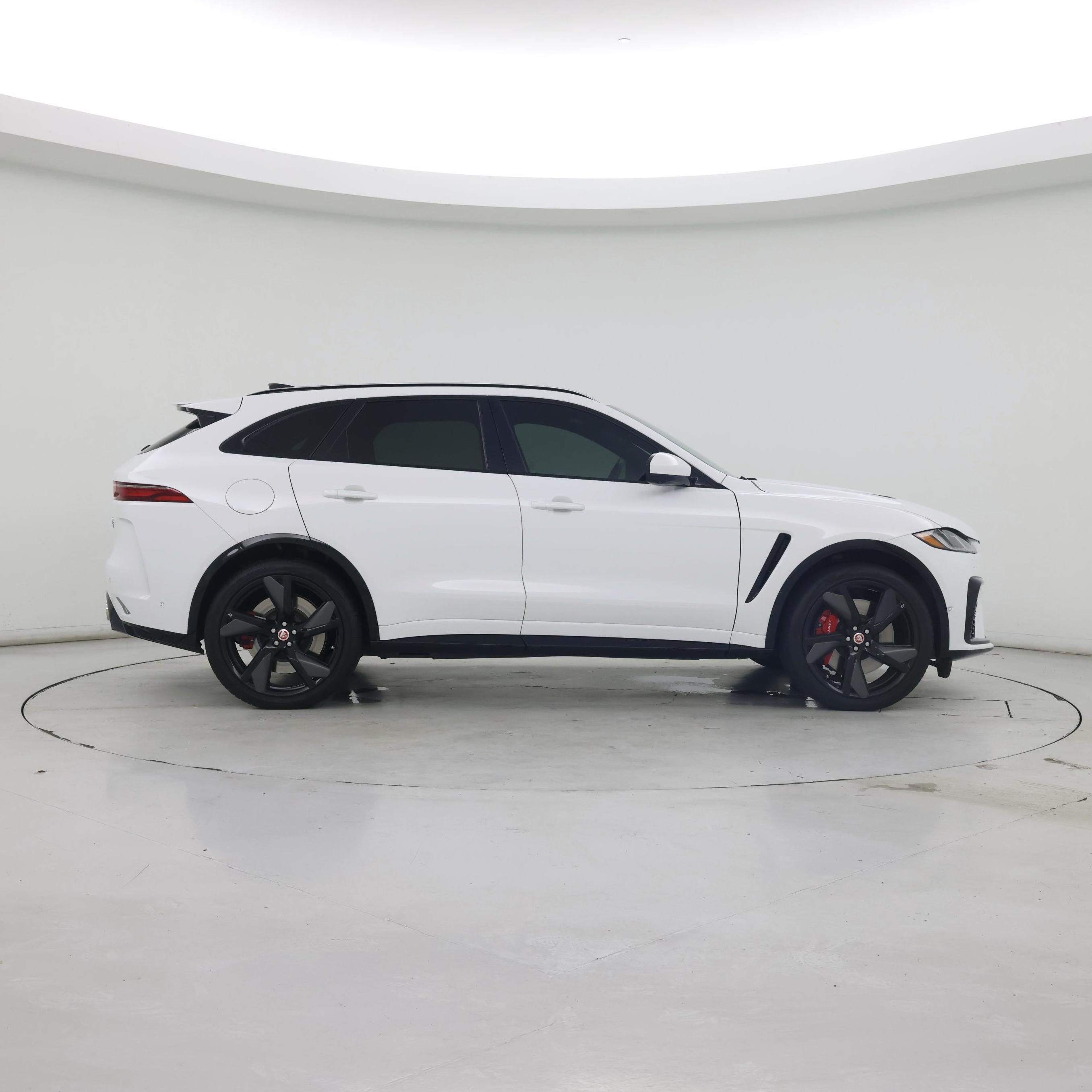 Thumbnail: 2023 Jaguar F-Pace - 7