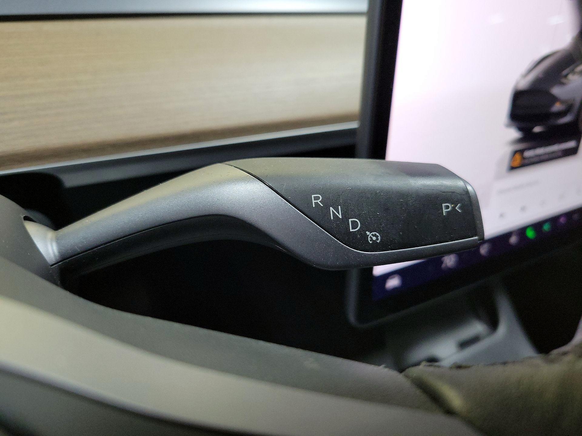 Thumbnail: 2023 Tesla Model 3 - 17