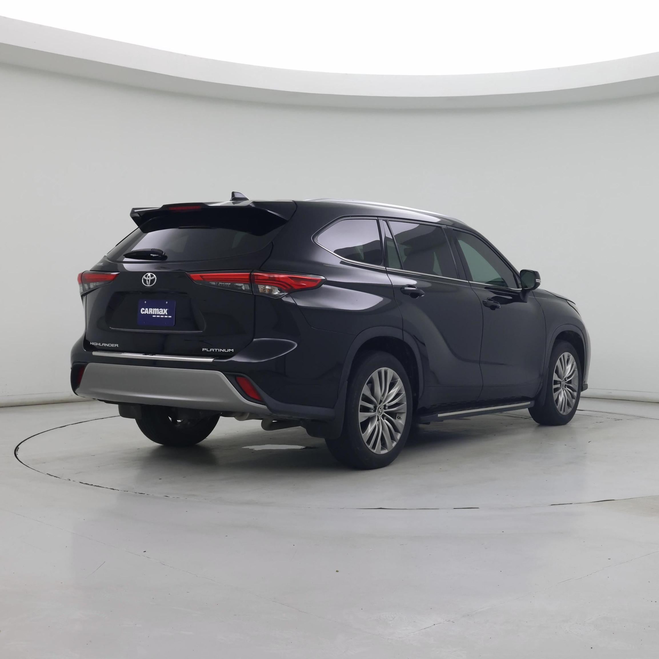 Thumbnail: 2022 Toyota Highlander - 8