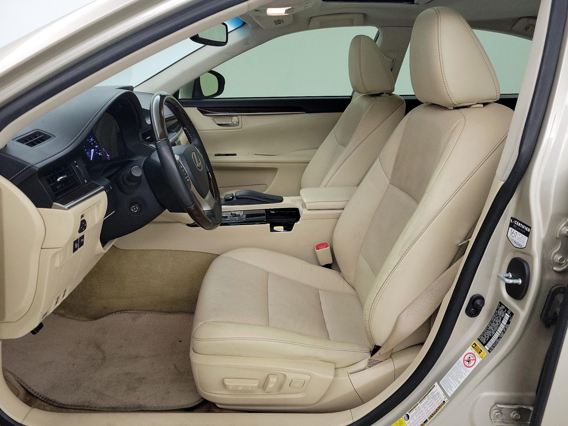 Thumbnail: 2015 Lexus ES - 11