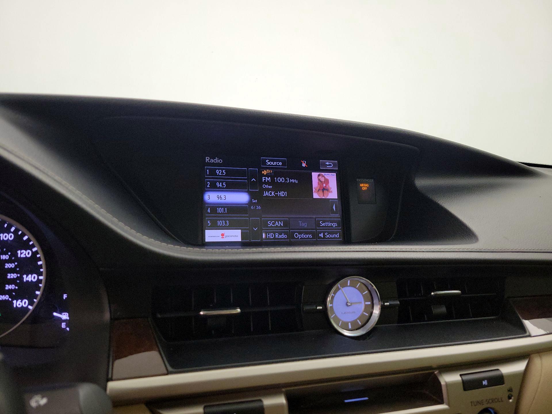 Thumbnail: 2015 Lexus ES - 16