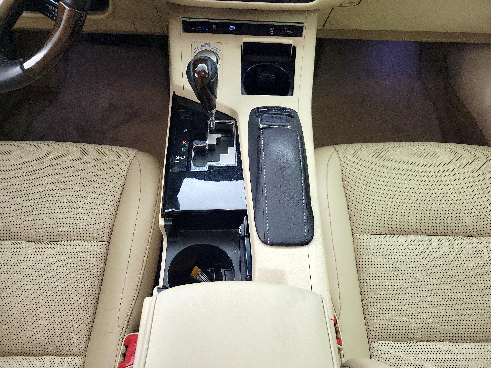 Thumbnail: 2015 Lexus ES - 18