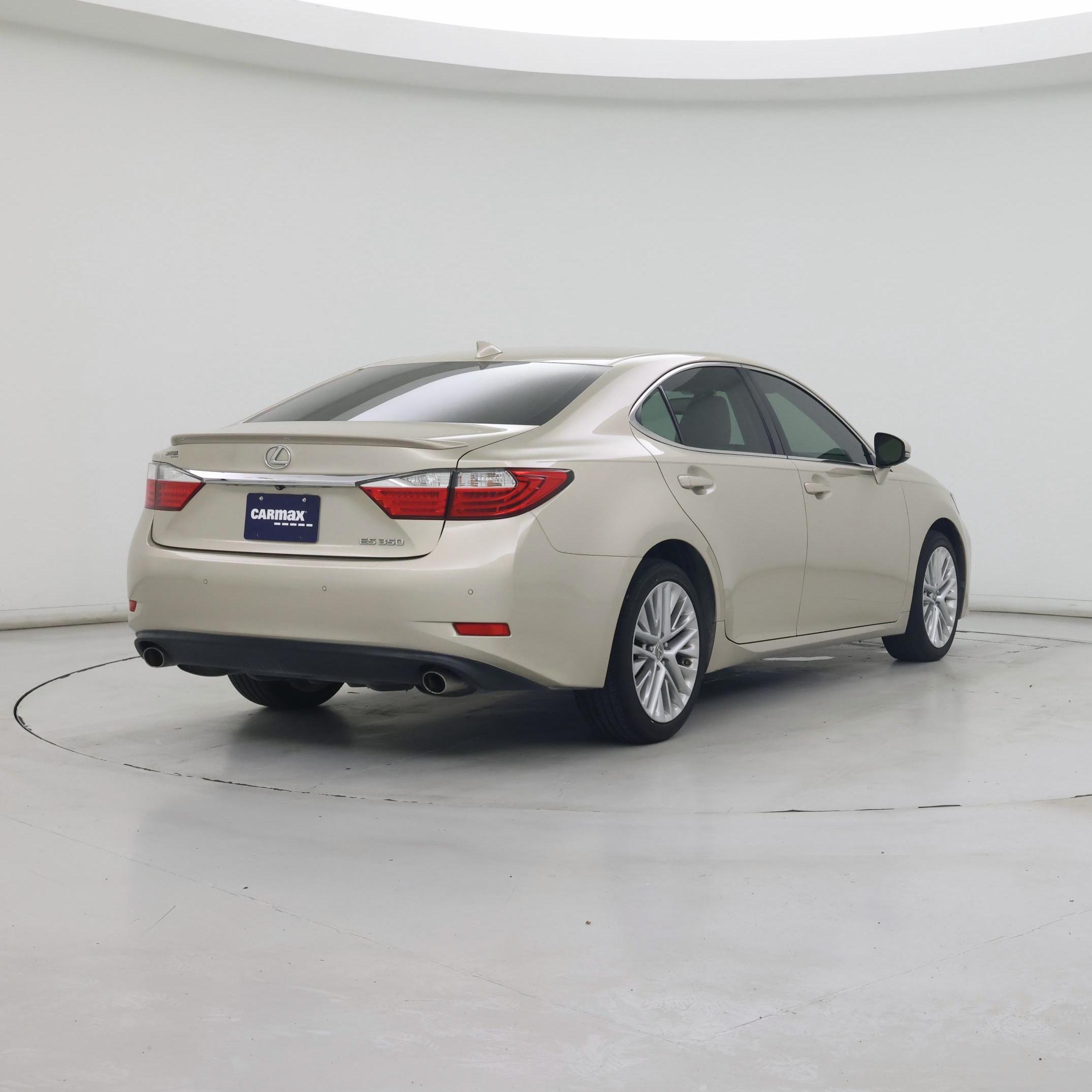 Thumbnail: 2015 Lexus ES - 8
