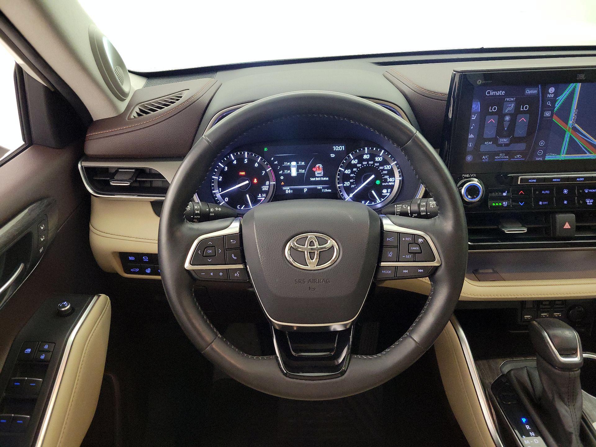 Thumbnail: 2020 Toyota Highlander - 10