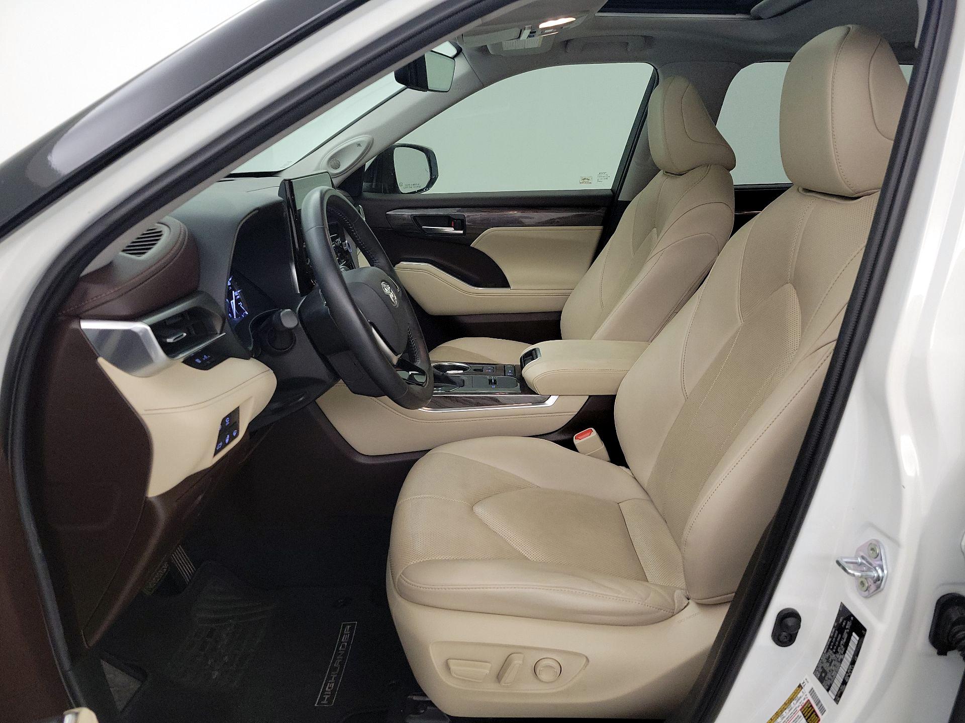 Thumbnail: 2020 Toyota Highlander - 11