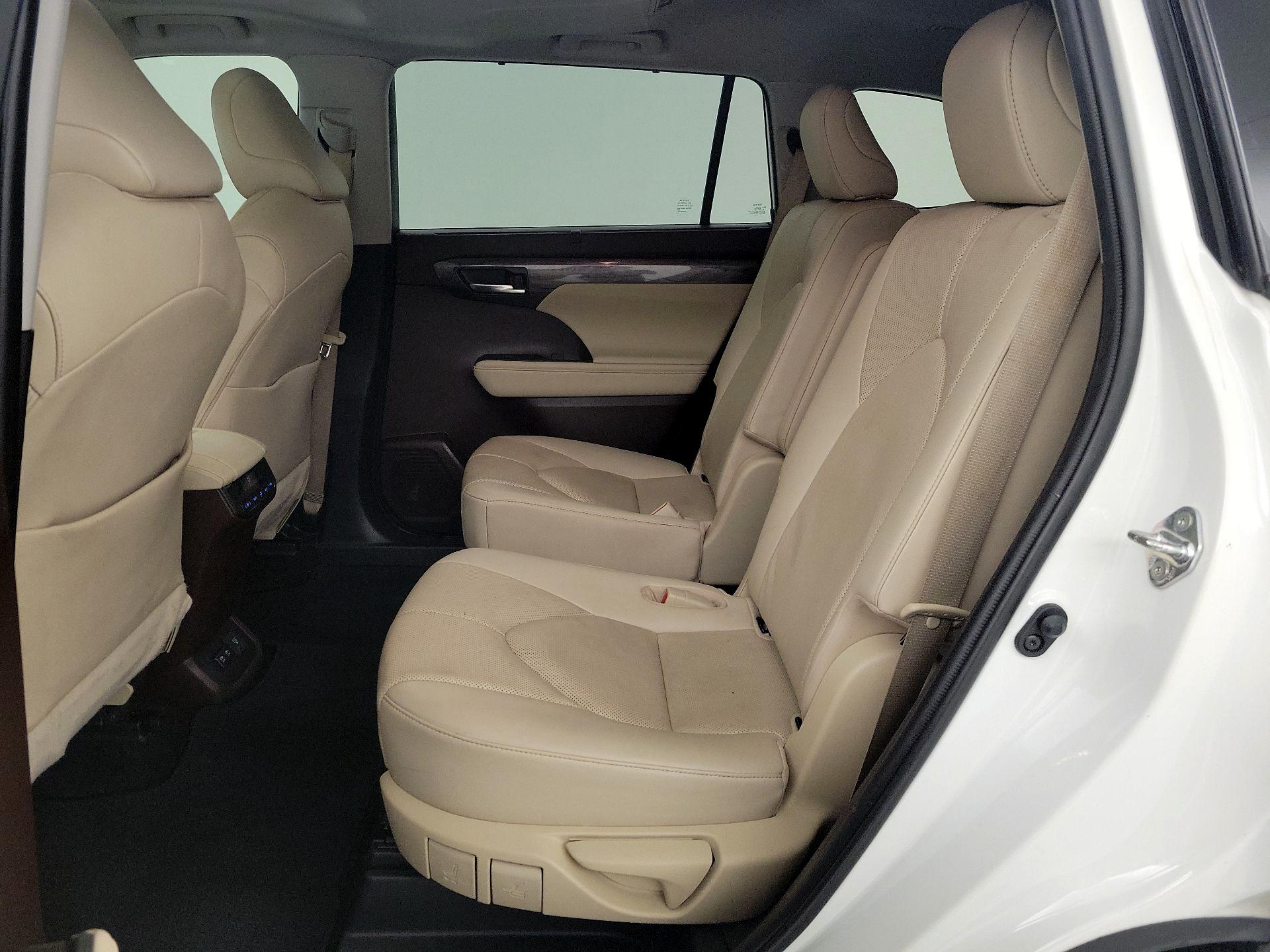 Thumbnail: 2020 Toyota Highlander - 20
