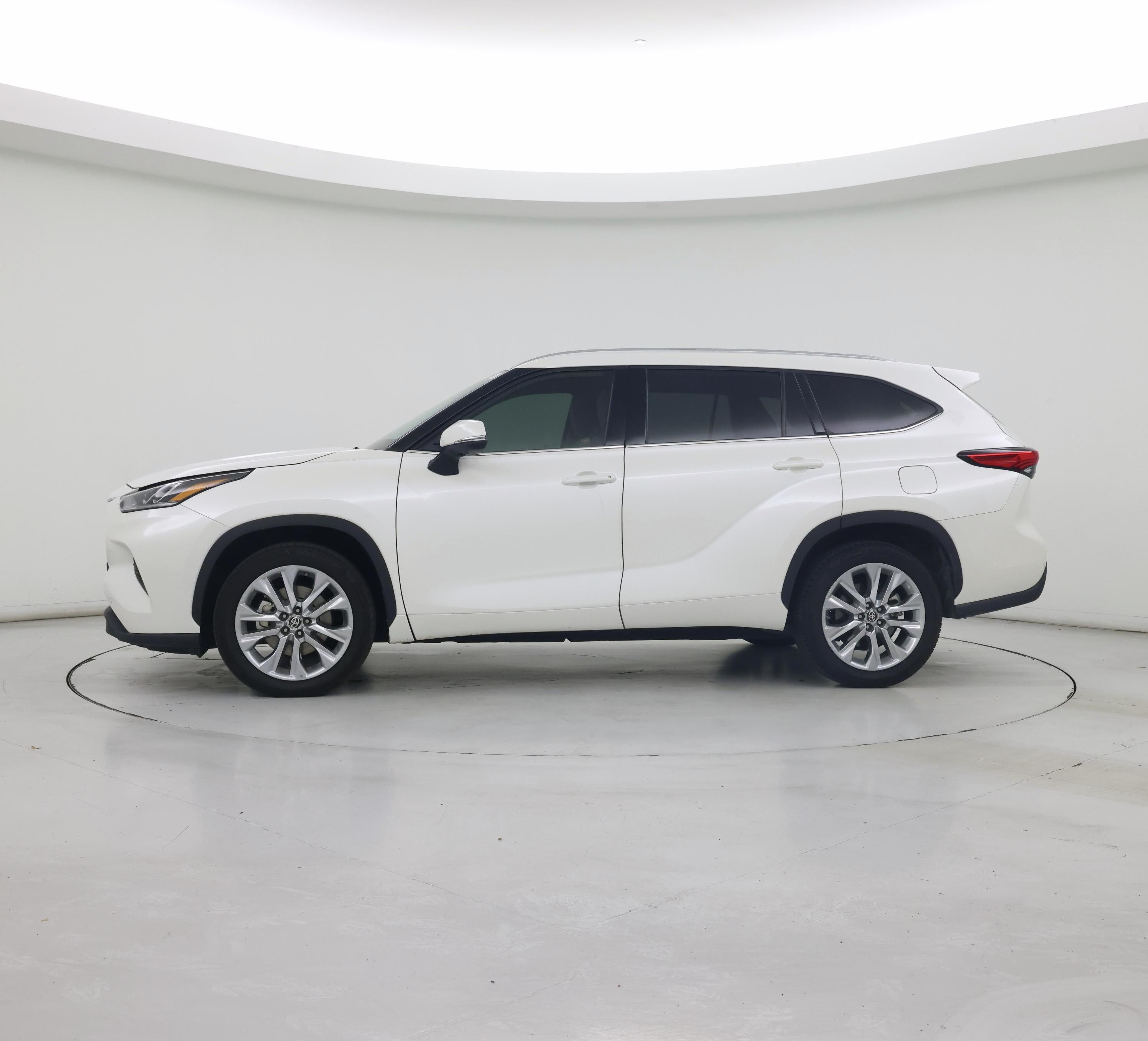 Thumbnail: 2020 Toyota Highlander - 3