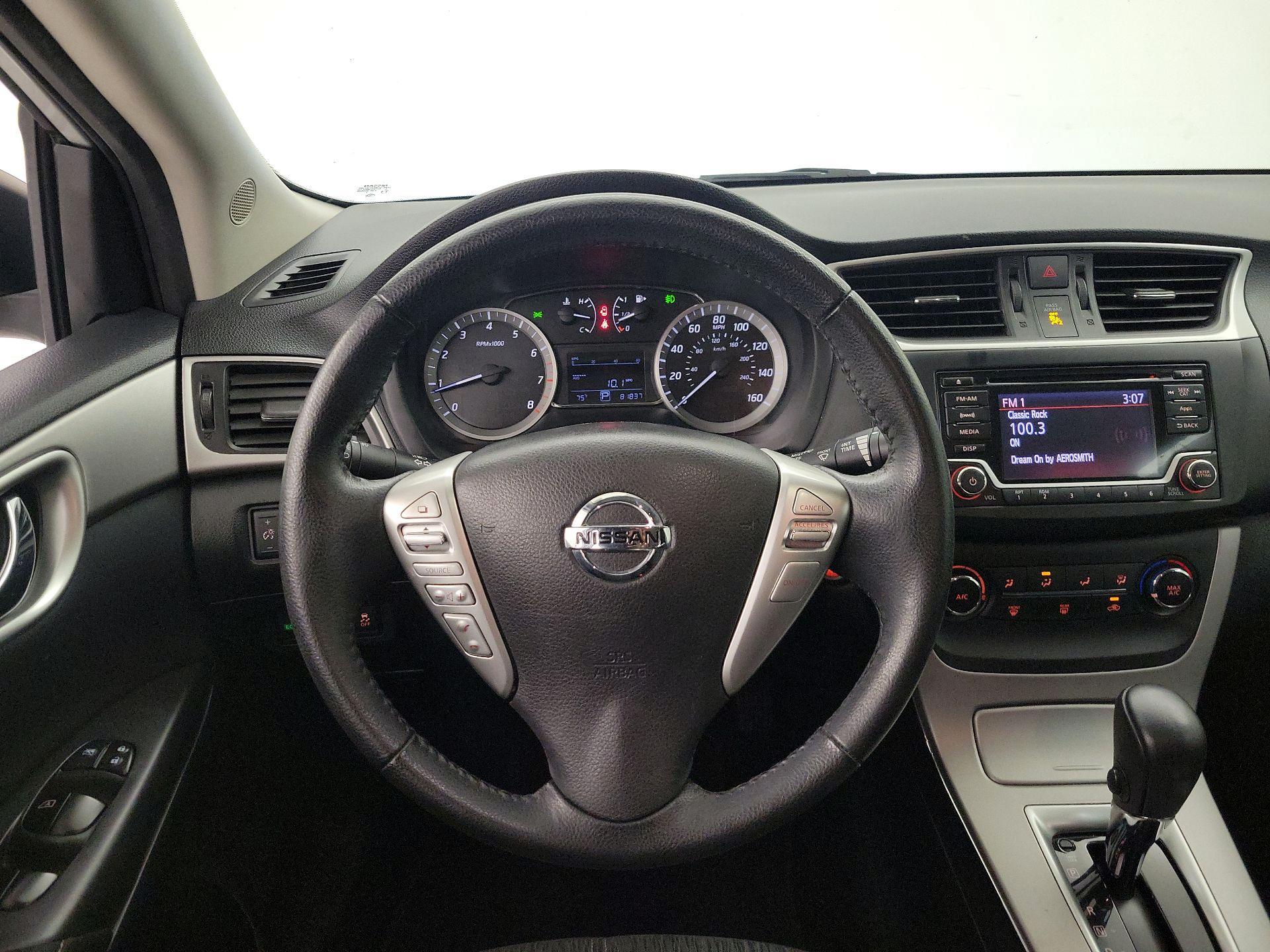 Thumbnail: 2015 Nissan Sentra - 10