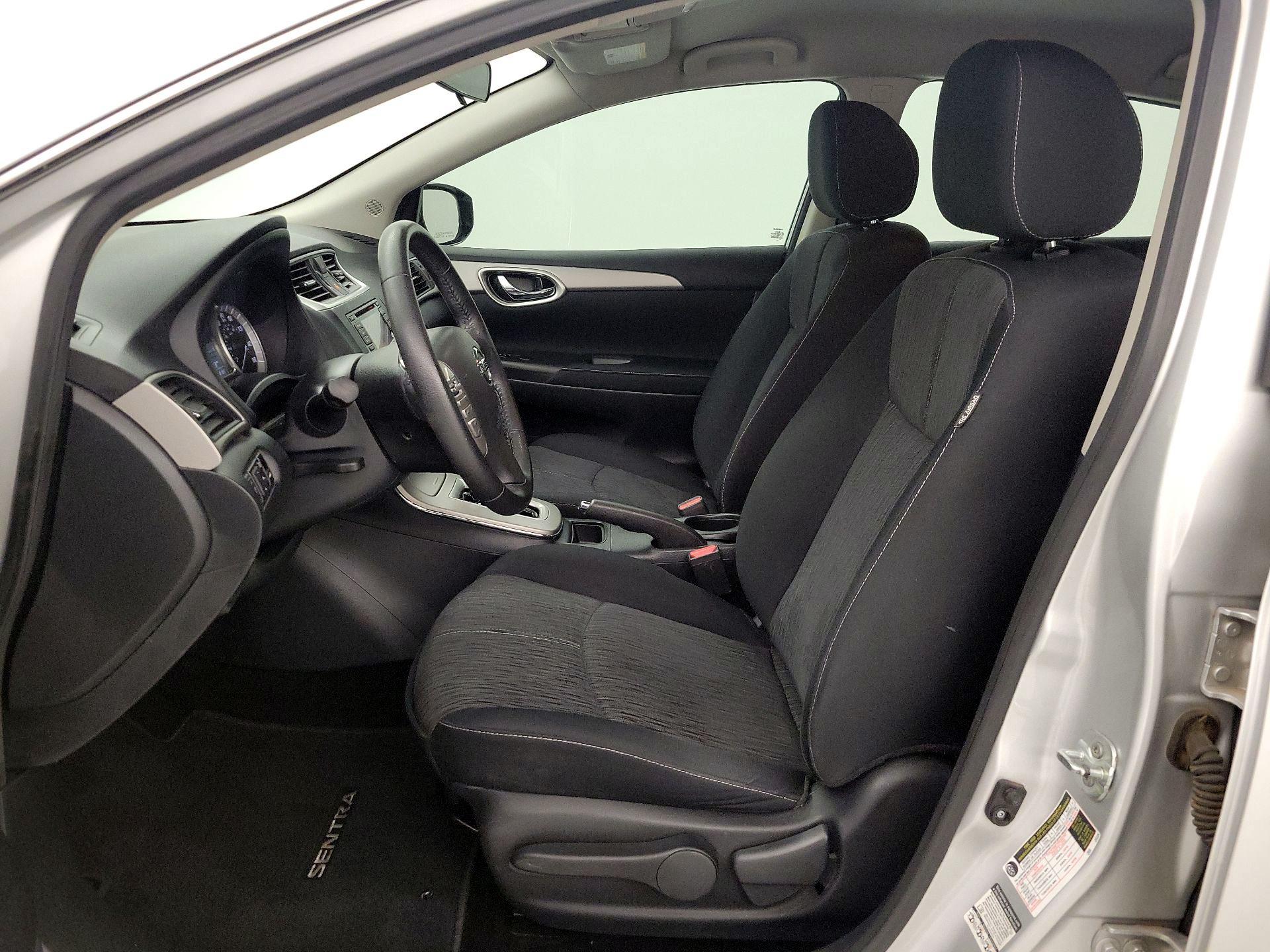 Thumbnail: 2015 Nissan Sentra - 11