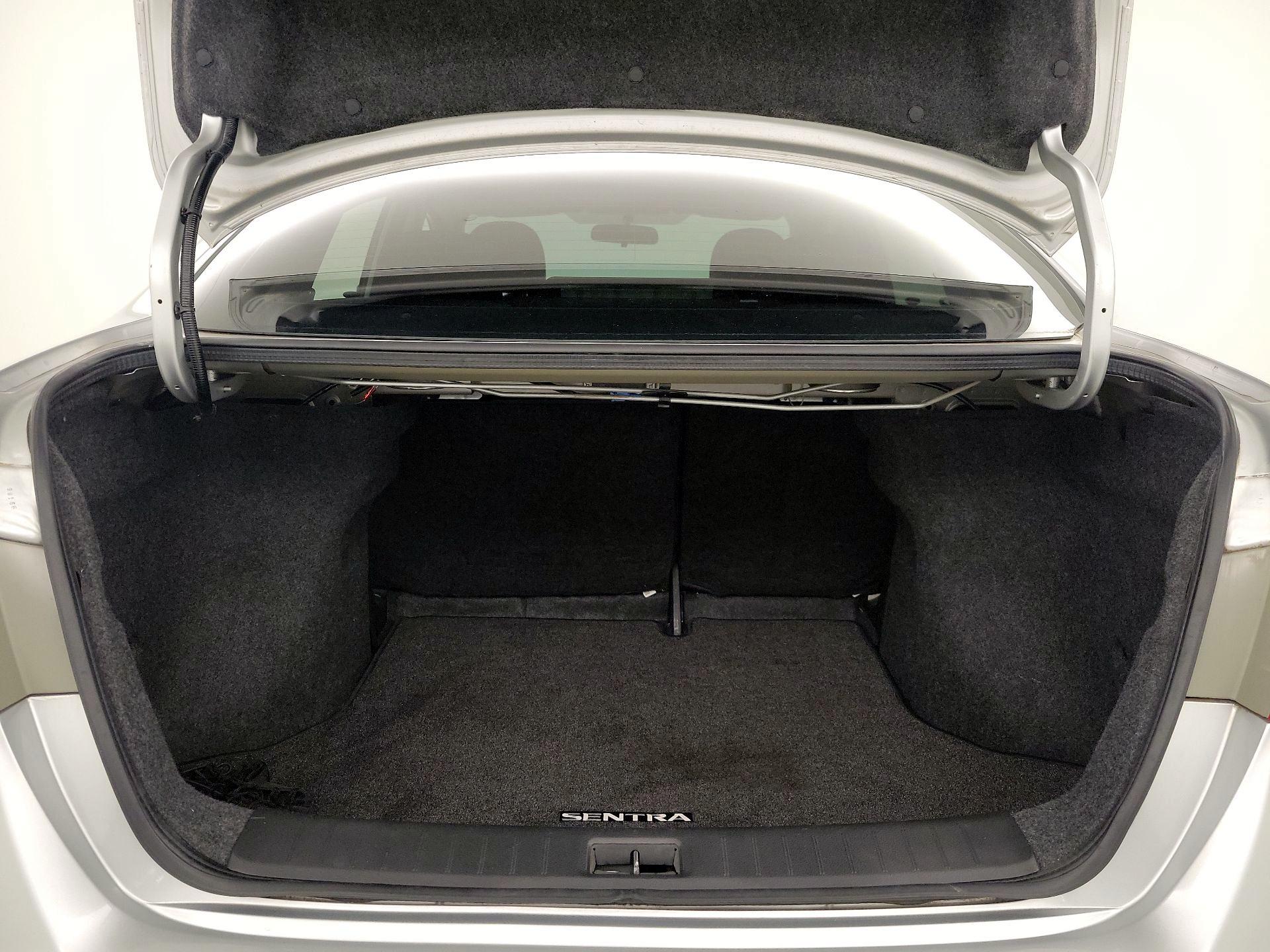 Thumbnail: 2015 Nissan Sentra - 19