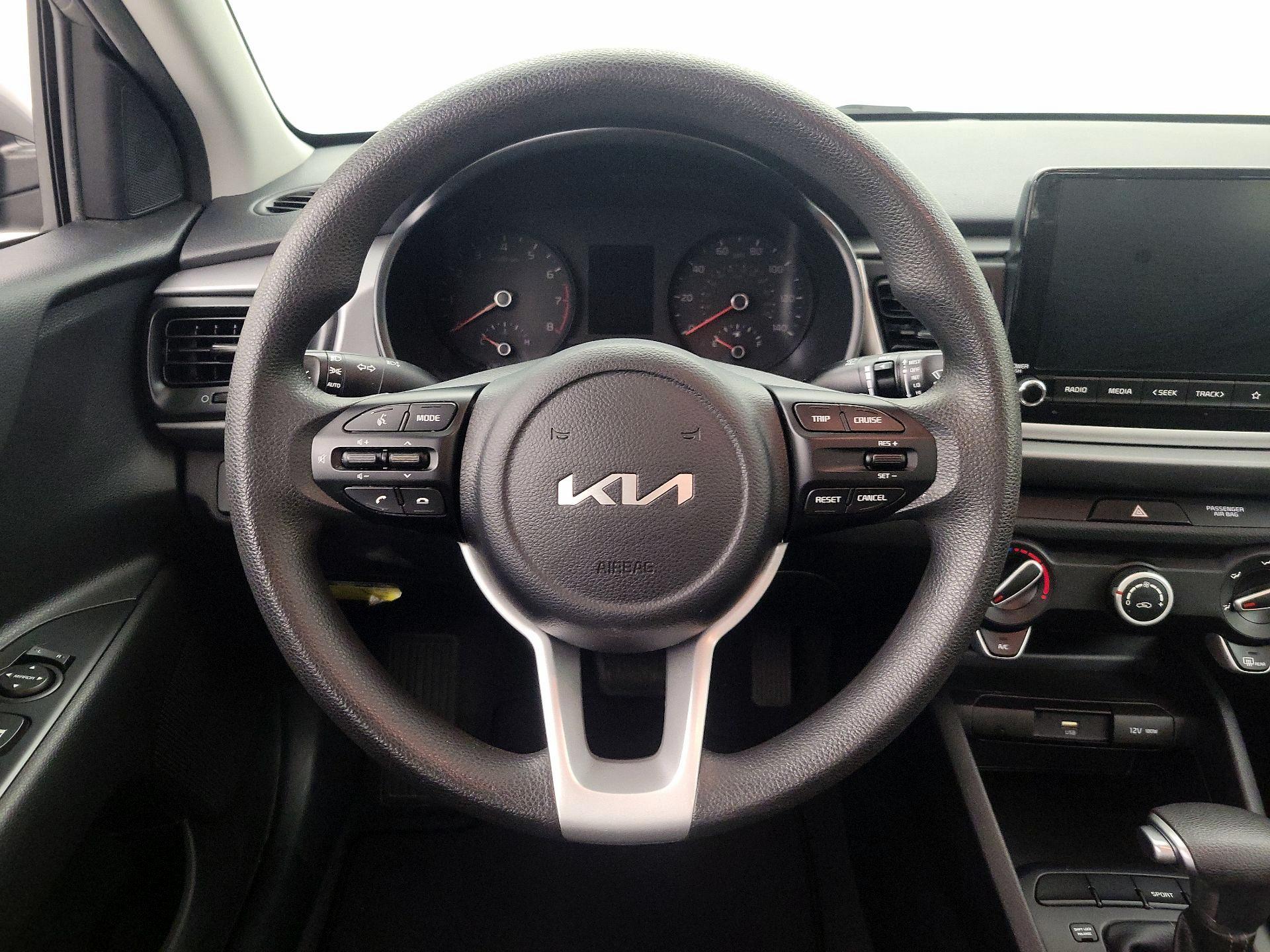 Thumbnail: 2022 Kia Rio - 10
