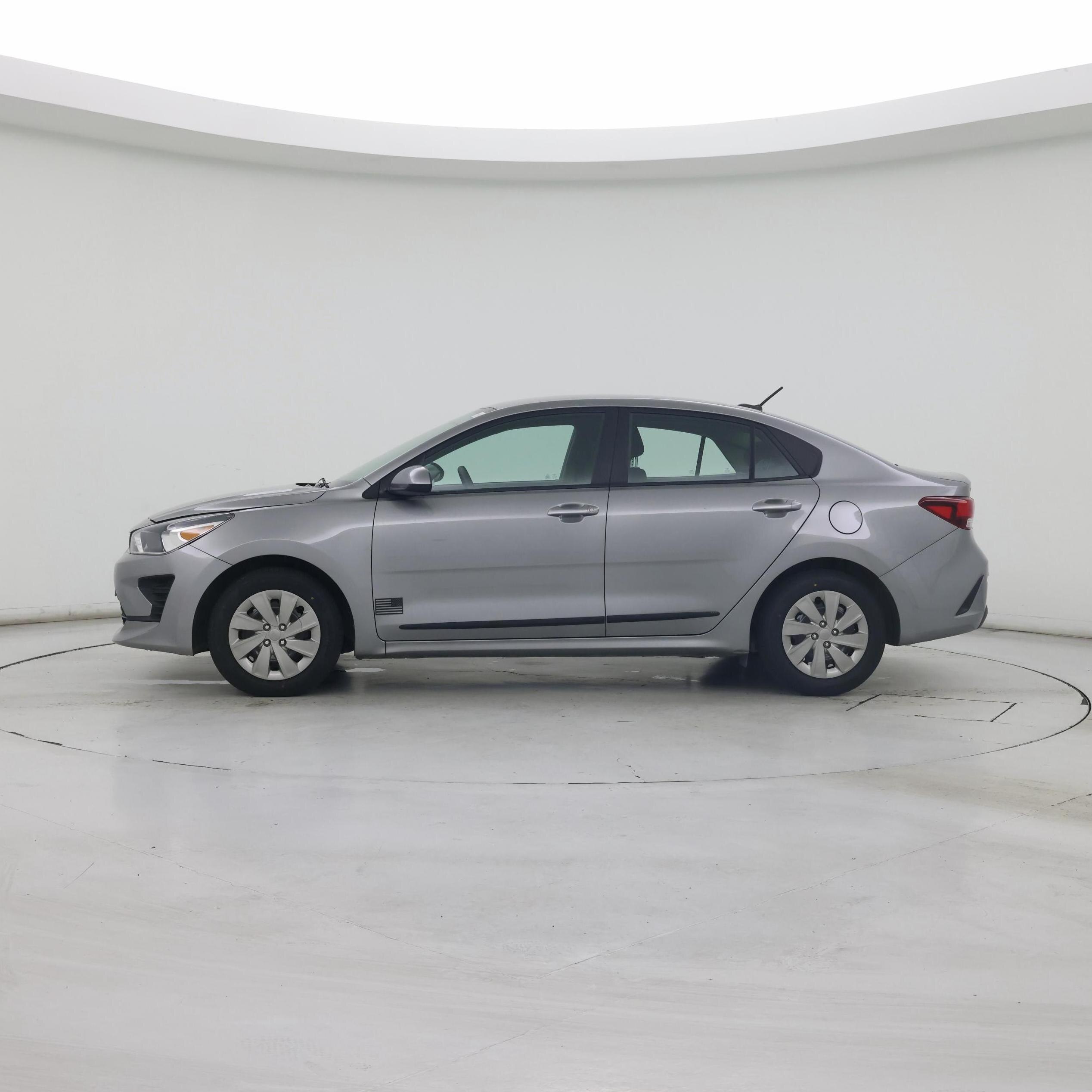 Thumbnail: 2022 Kia Rio - 3