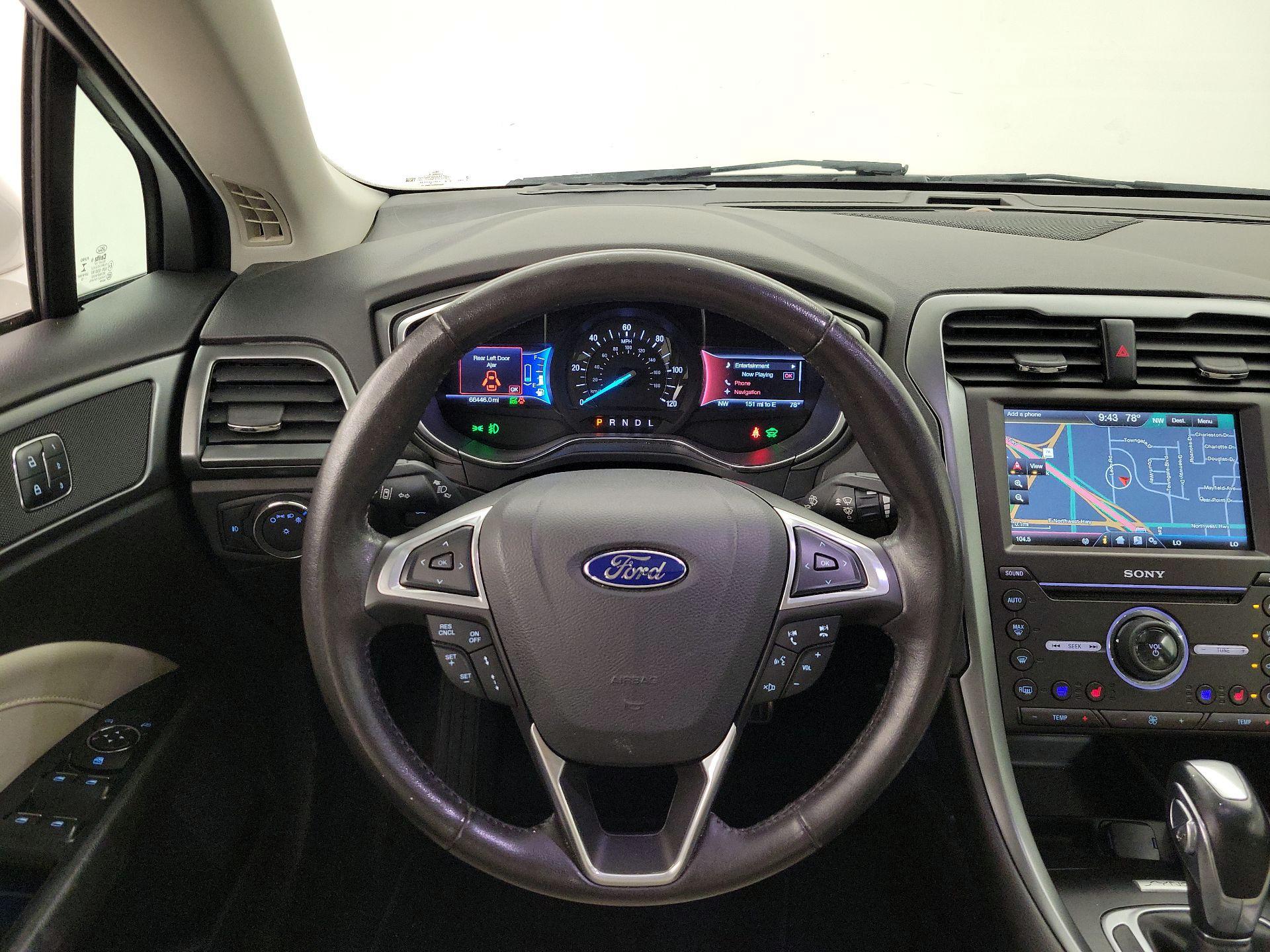 Thumbnail: 2016 Ford Fusion - 10