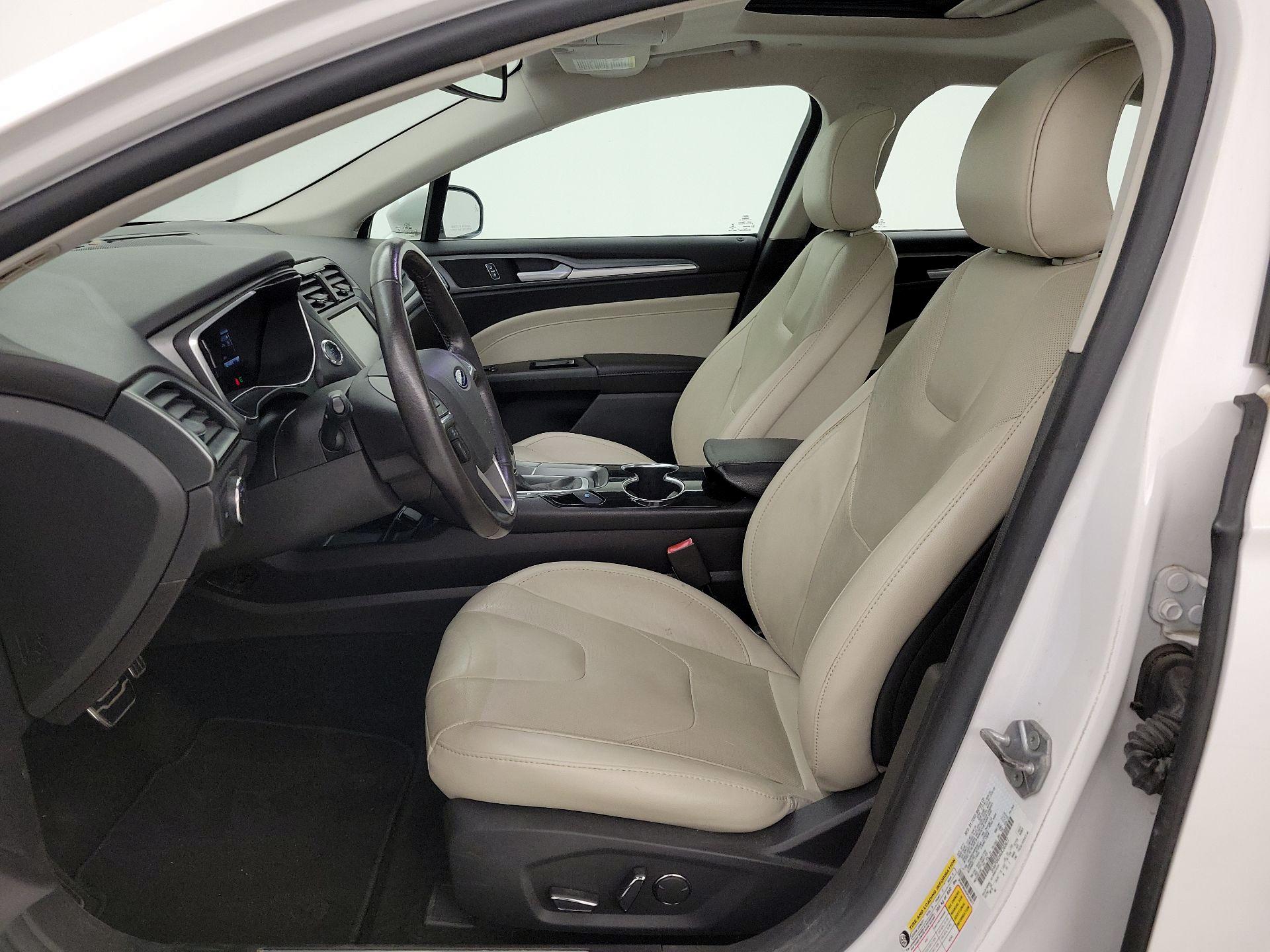Thumbnail: 2016 Ford Fusion - 11
