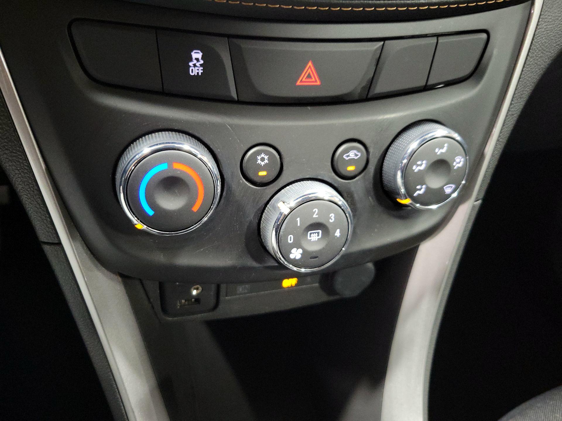 Thumbnail: 2019 Chevrolet Trax - 16