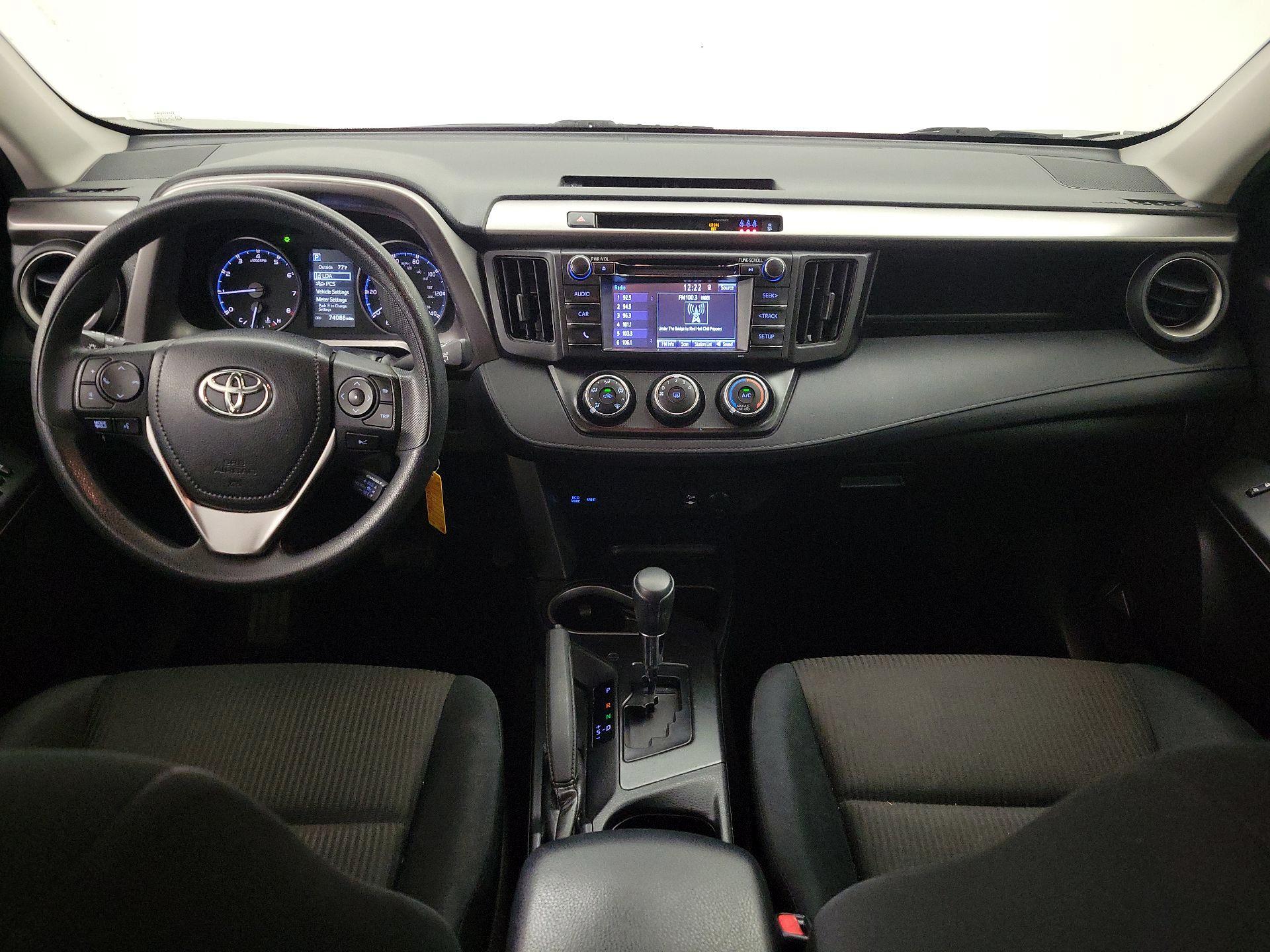 Thumbnail: 2017 Toyota RAV4 - 9