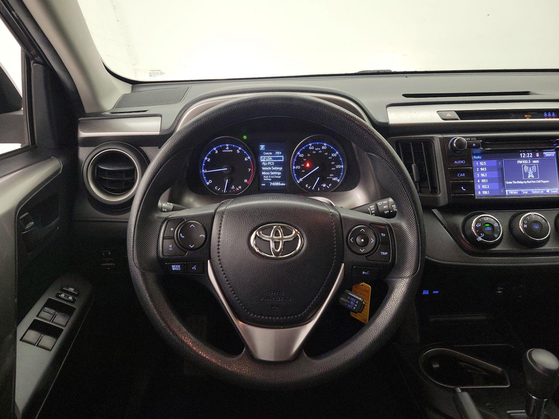 Thumbnail: 2017 Toyota RAV4 - 10