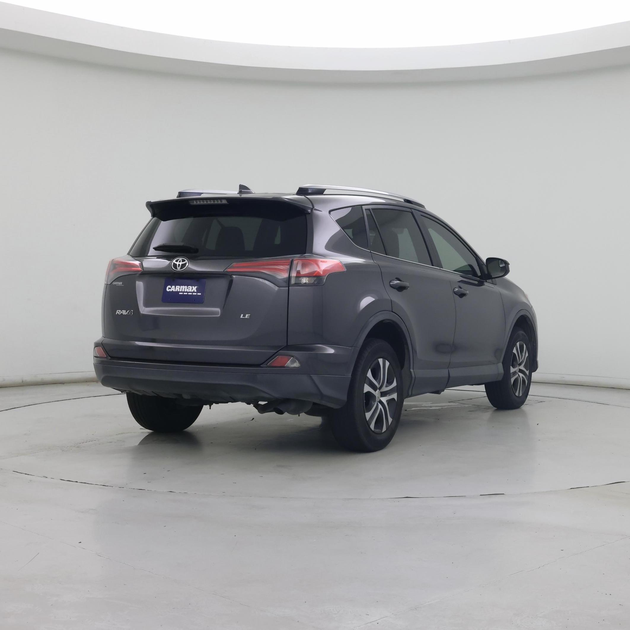 Thumbnail: 2017 Toyota RAV4 - 8
