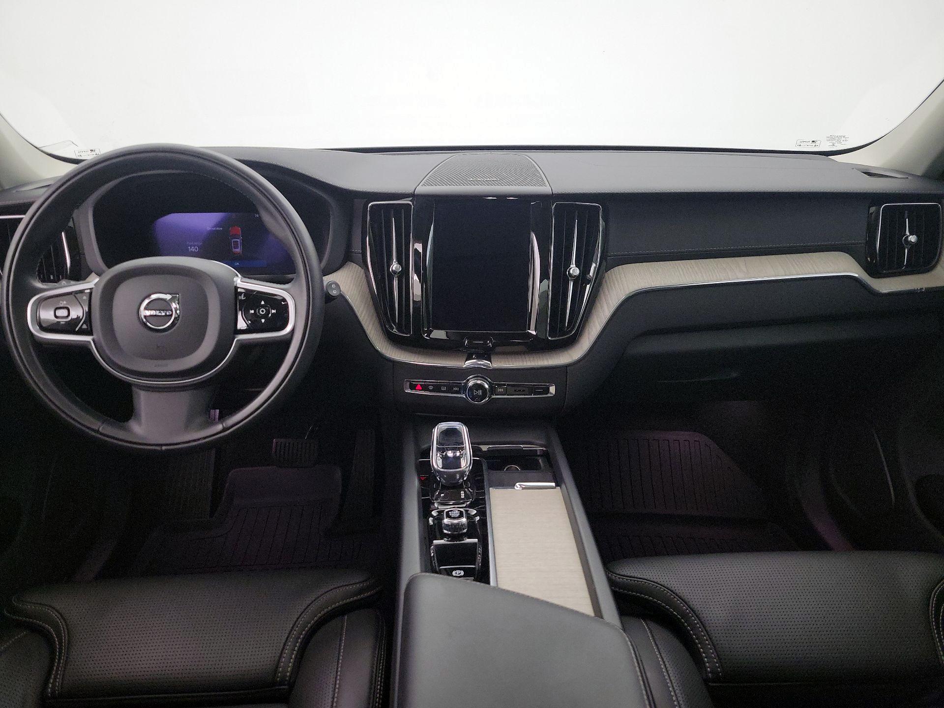 Thumbnail: 2022 Volvo XC60 - 9