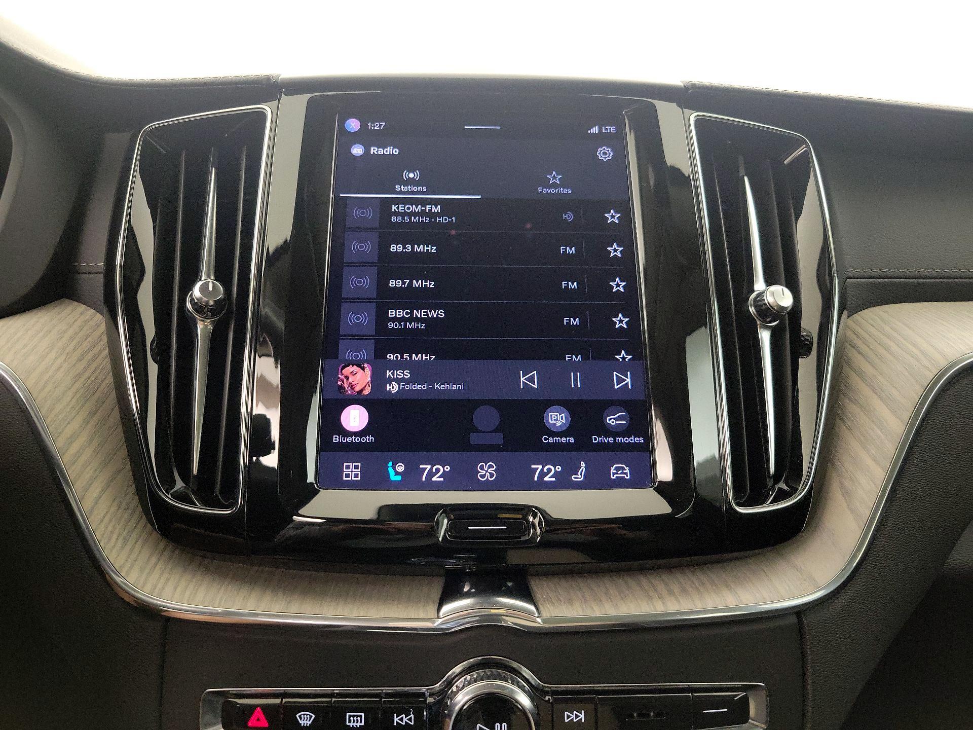 Thumbnail: 2022 Volvo XC60 - 15