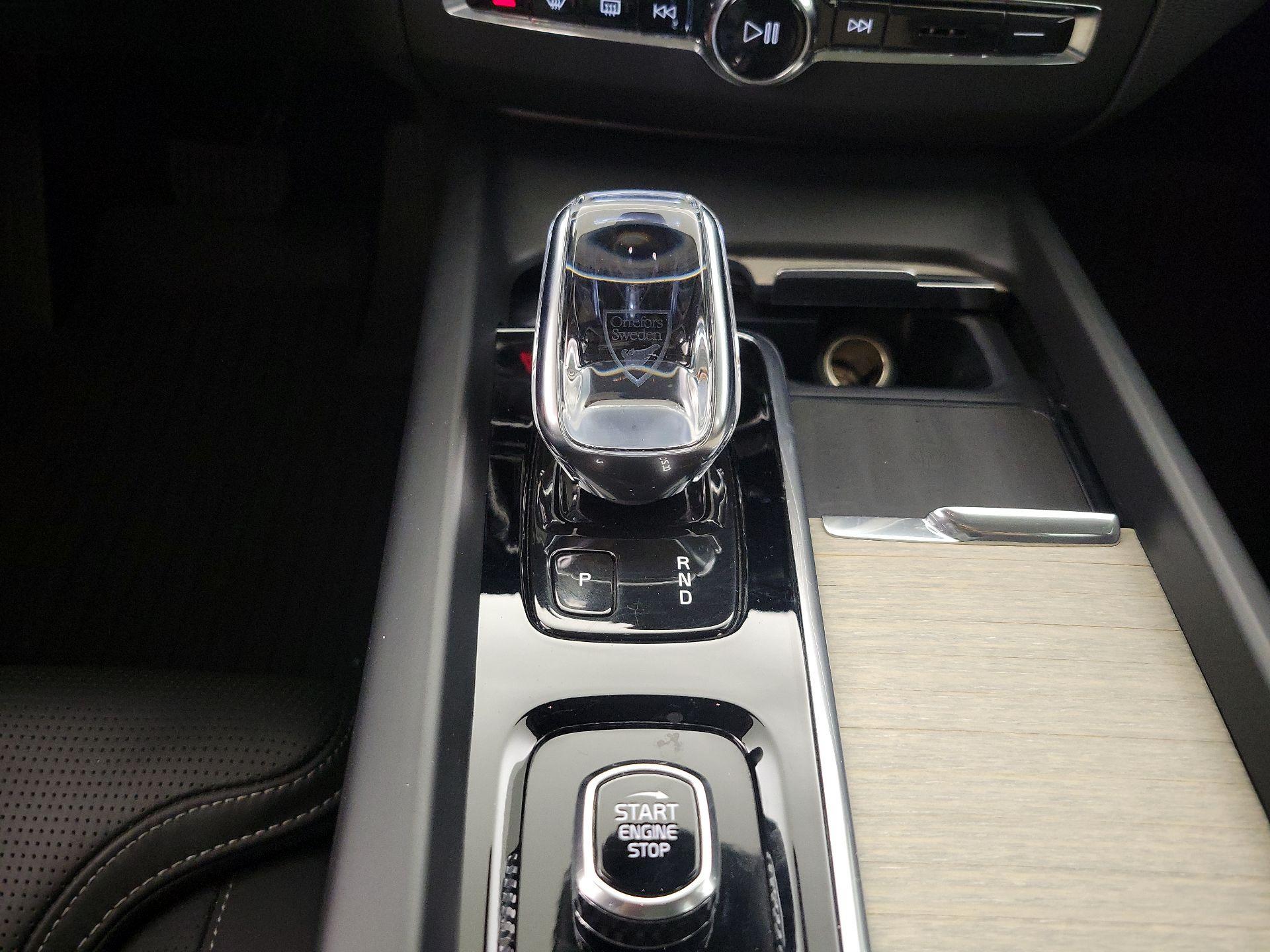 Thumbnail: 2022 Volvo XC60 - 17
