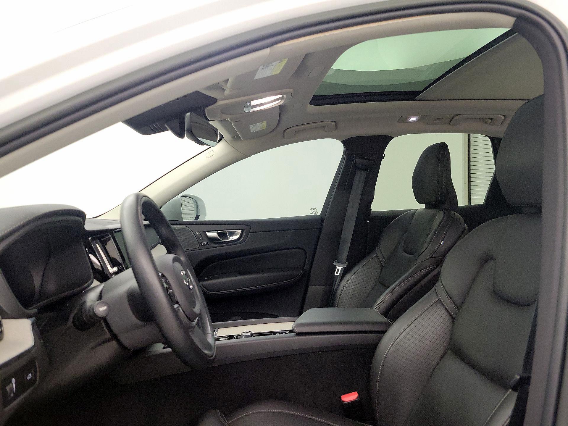 Thumbnail: 2022 Volvo XC60 - 19