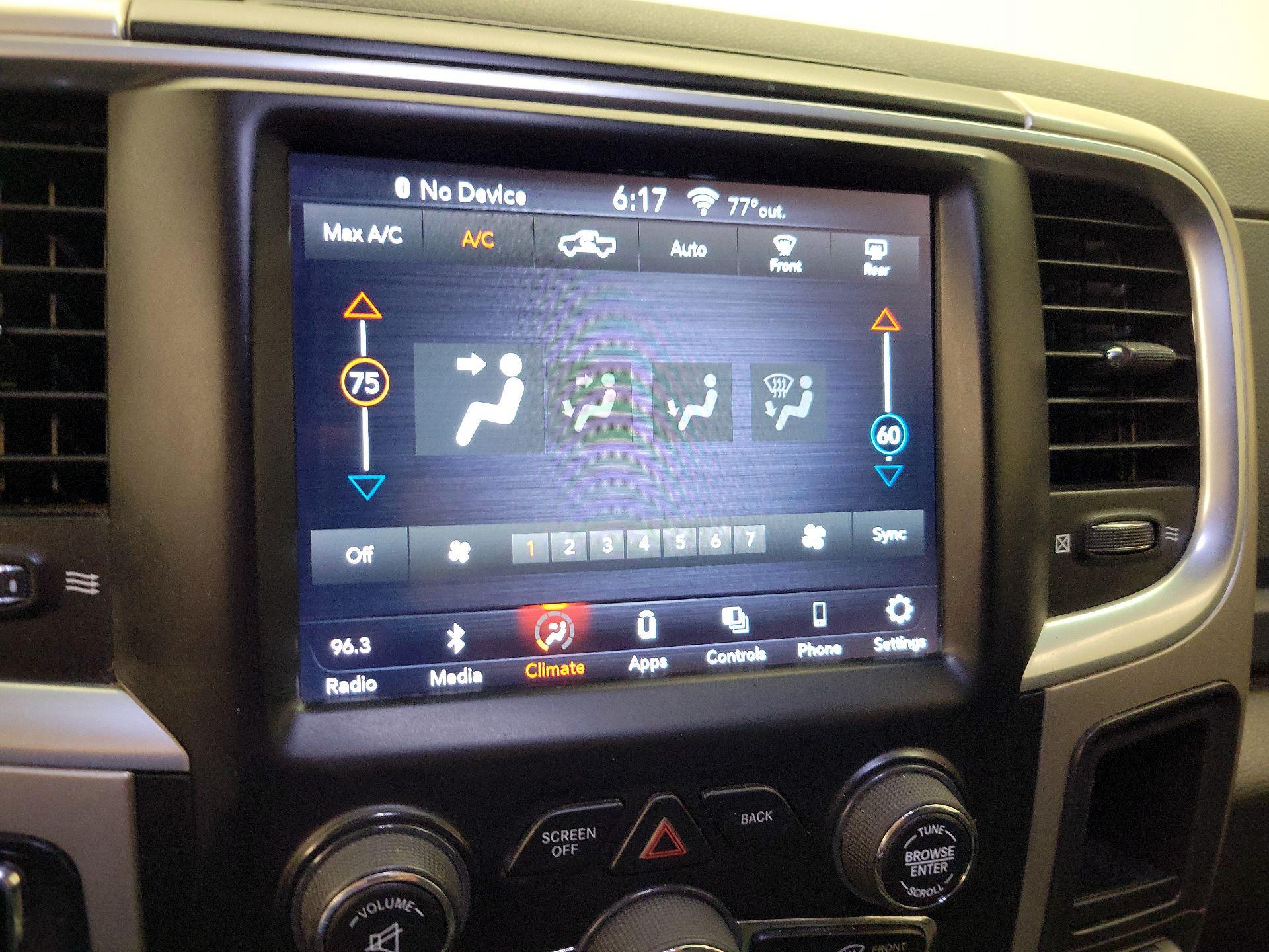 Thumbnail: 2019 RAM 1500 Classic - 16